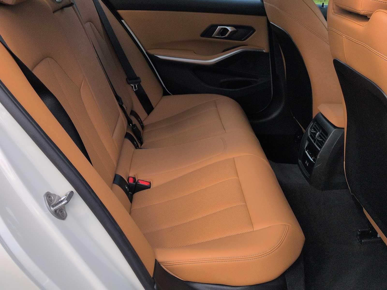 Thumbnail: 2025 BMW 3 Series - 23
