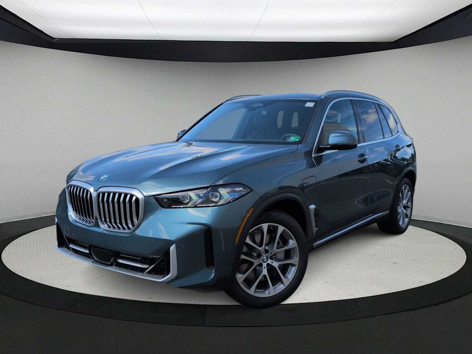 Thumbnail: 2026 BMW X5 - 1