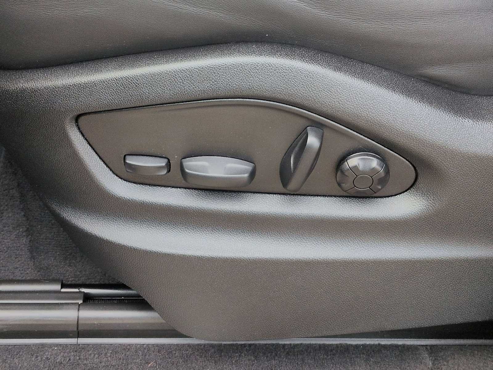 Thumbnail: 2025 Porsche  - 18