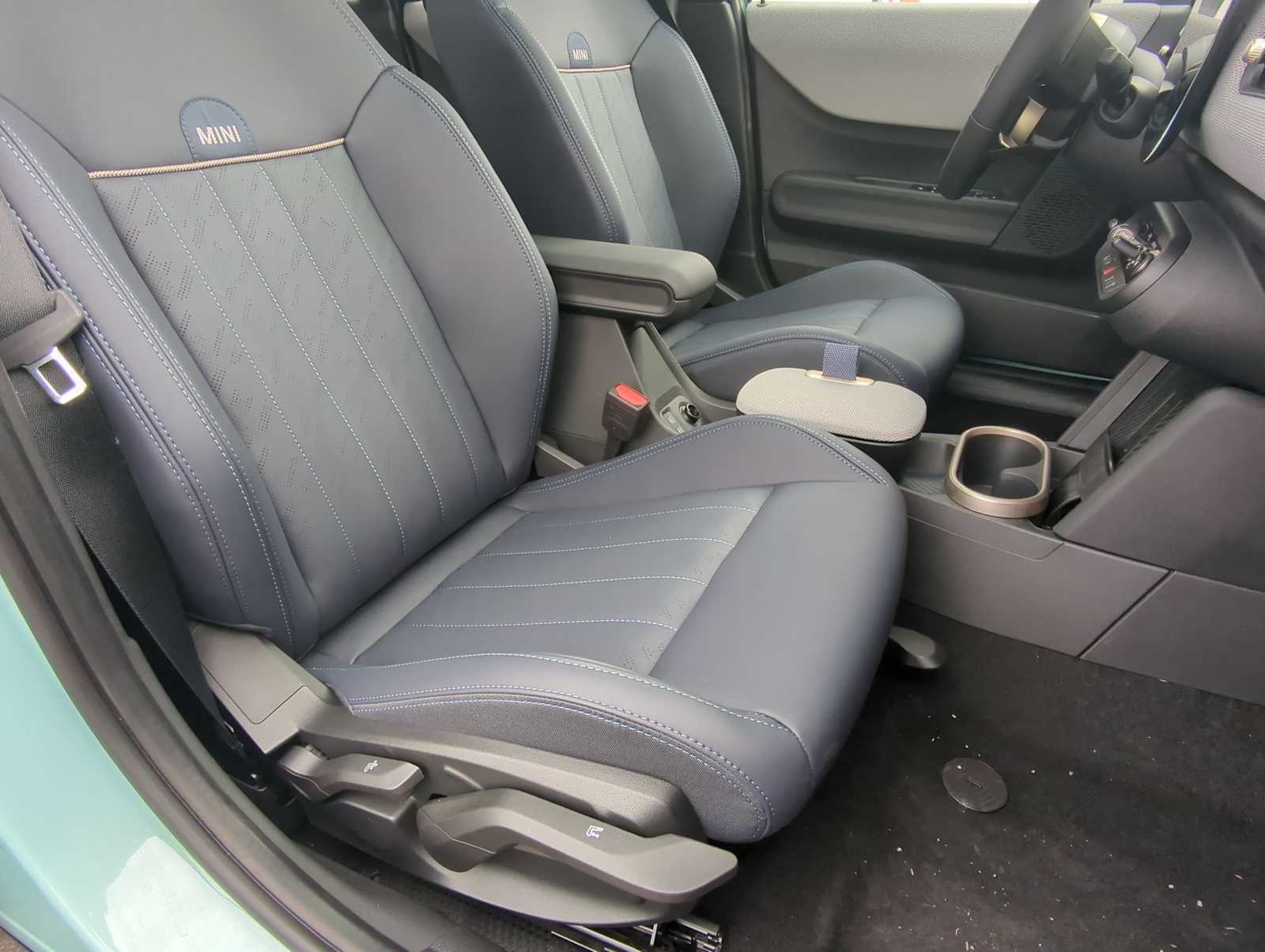 Thumbnail: 2025 MINI Cooper Hardtop - 22