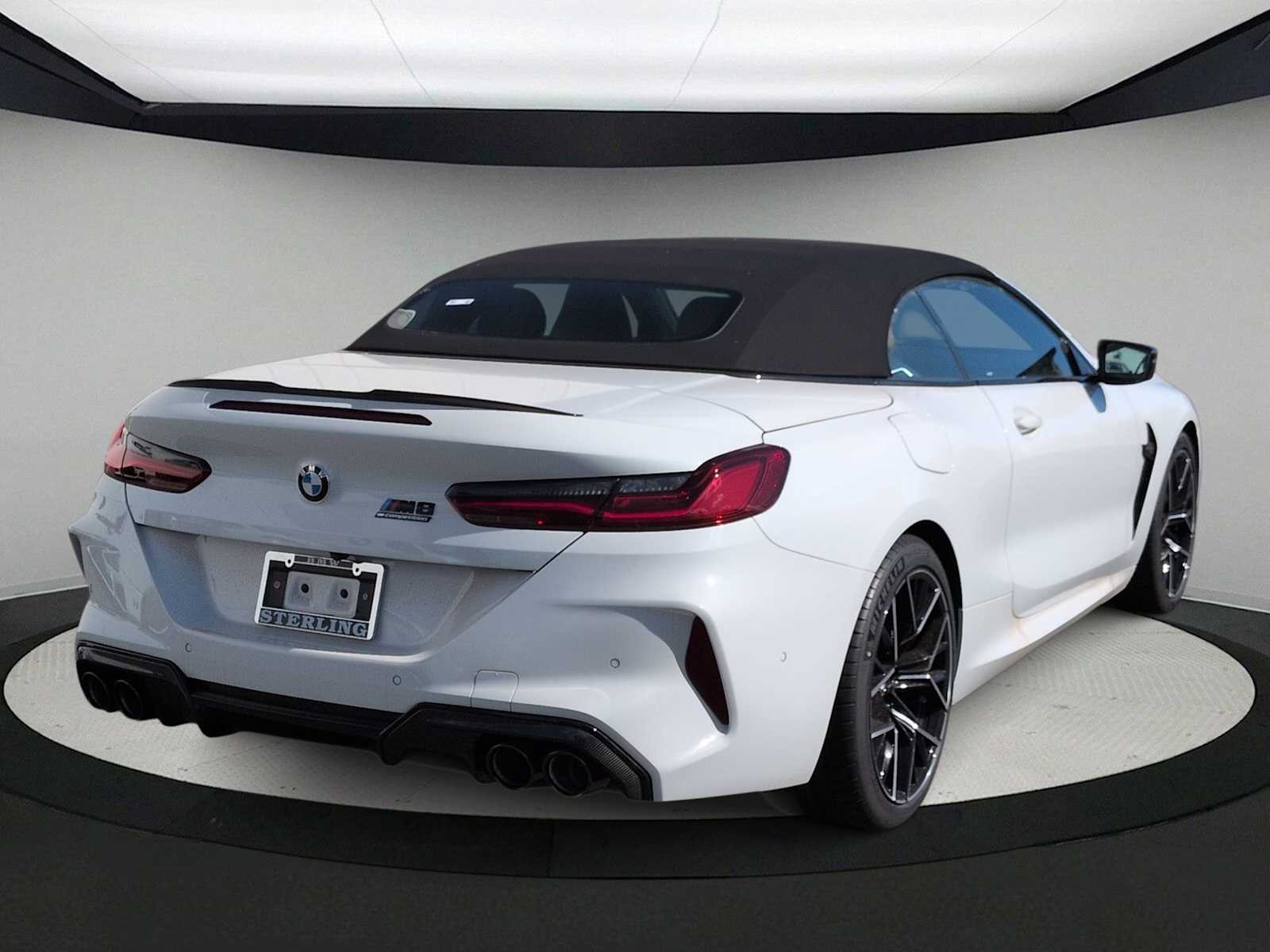 Thumbnail: 2025 BMW M8 - 8