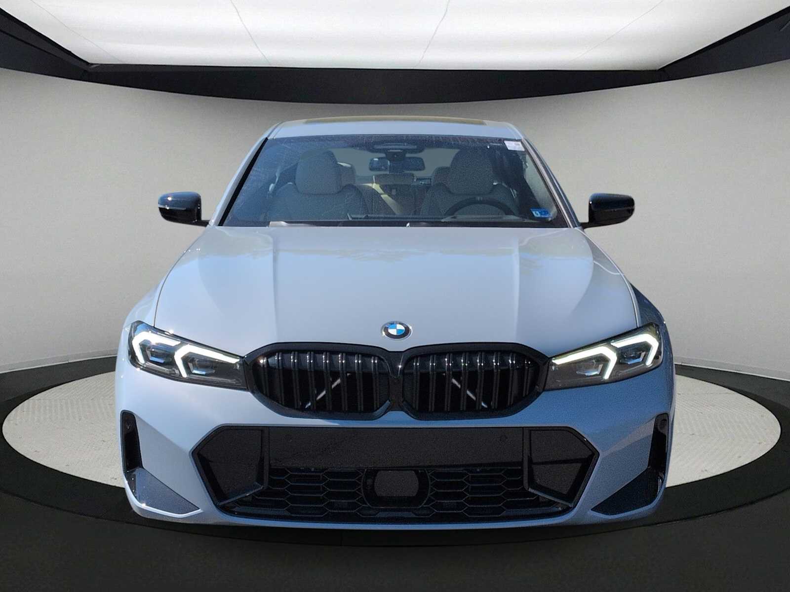 Thumbnail: 2026 BMW 3 Series - 3
