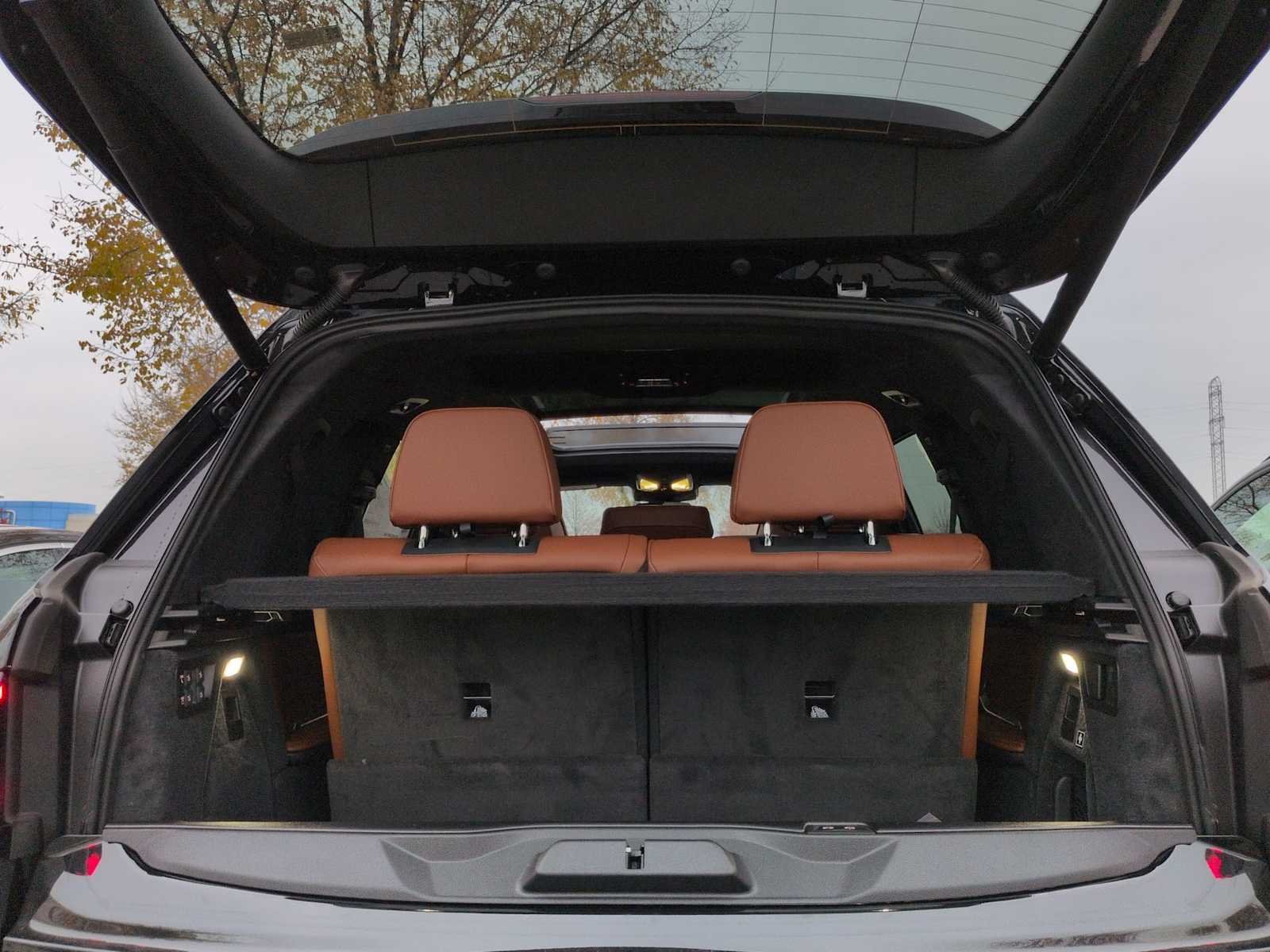 Thumbnail: 2026 BMW X7 - 37