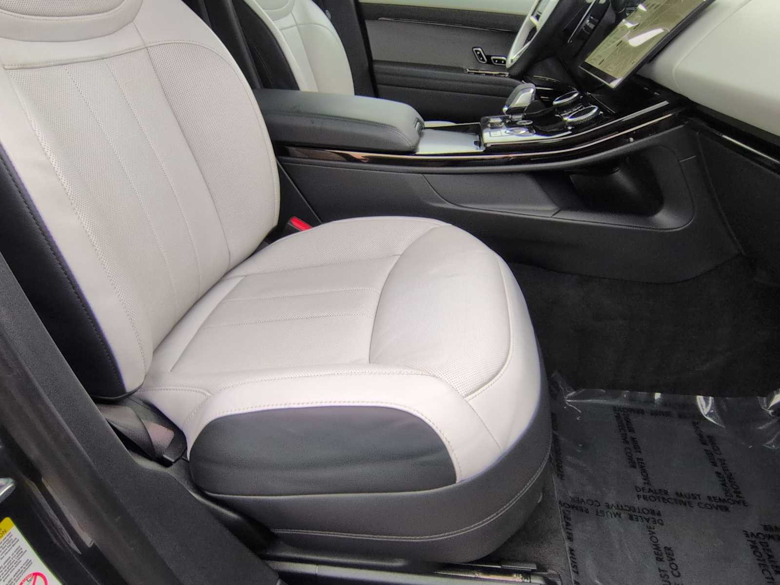 Thumbnail: 2023 Land Rover Range Rover Sport - 24