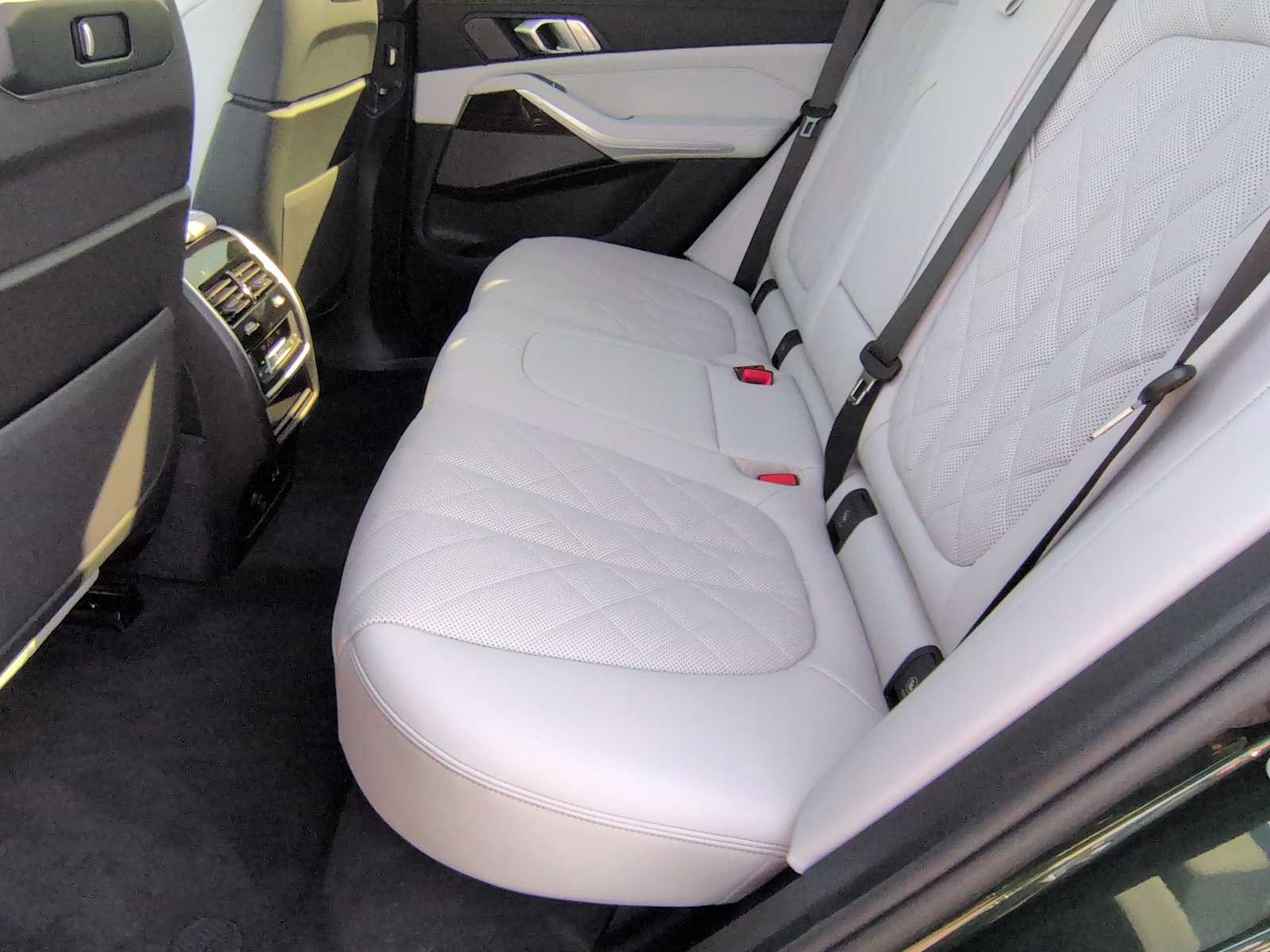 Thumbnail: 2026 BMW X5 - 21