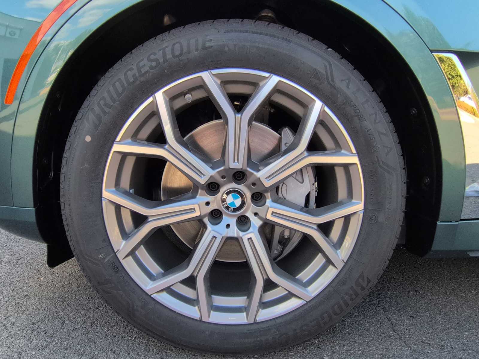 Thumbnail: 2026 BMW X7 - 14