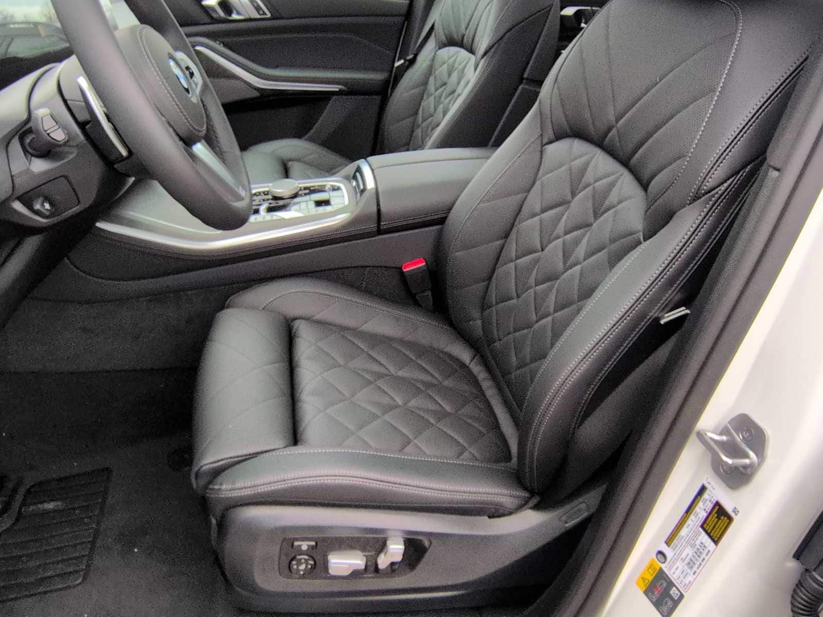 Thumbnail: 2026 BMW X5 - 17