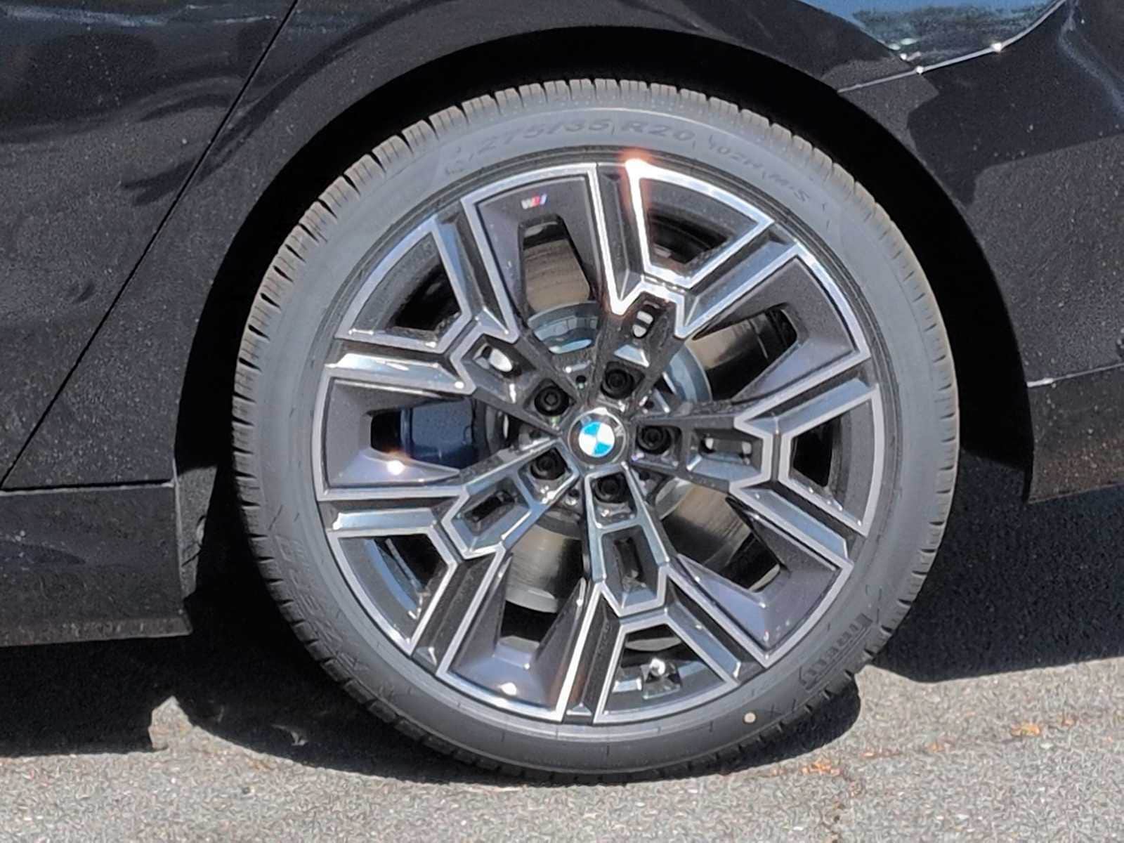 Thumbnail: 2027 BMW 5 Series - 14