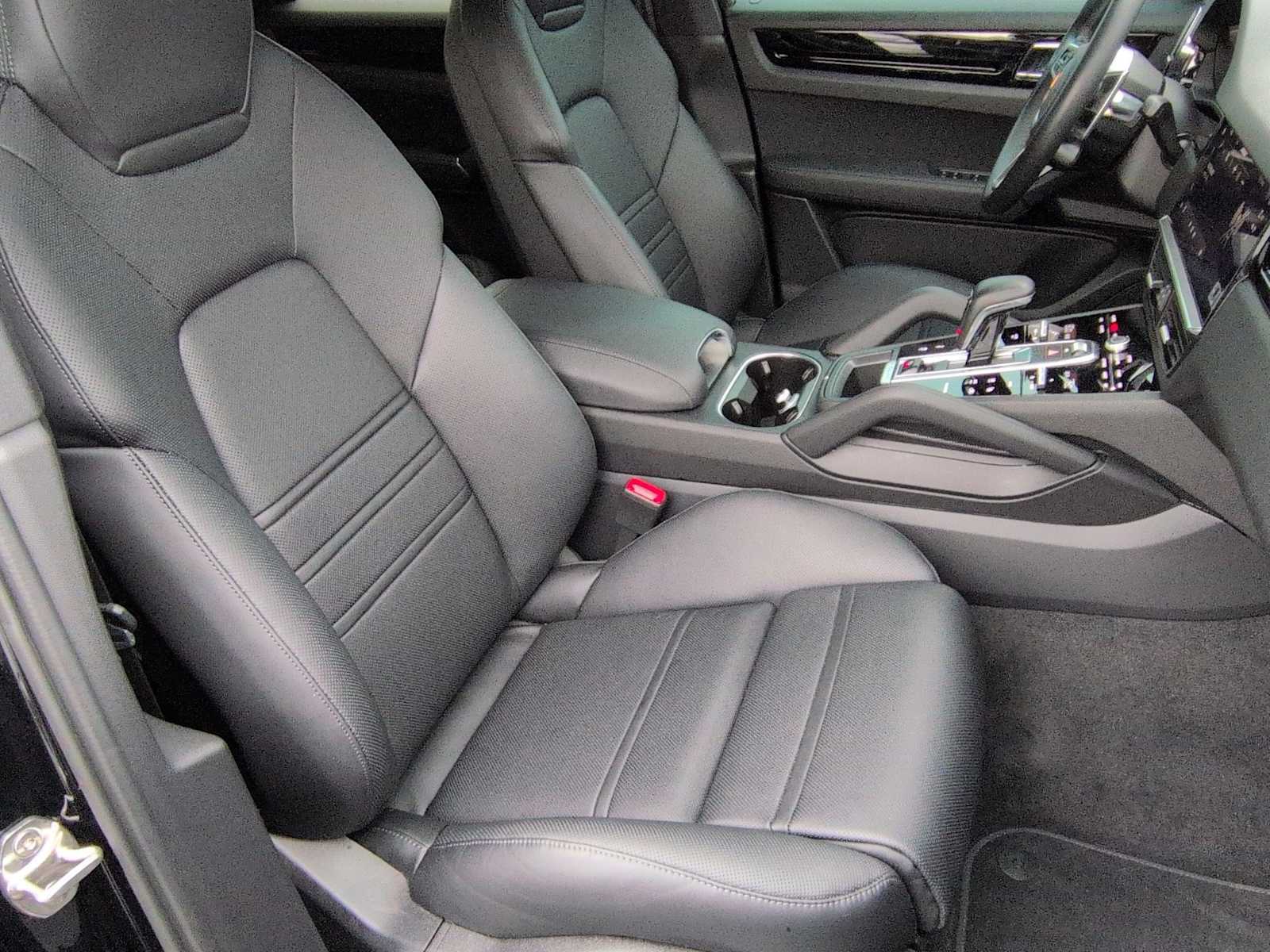 Thumbnail: 2022 Porsche  - 23