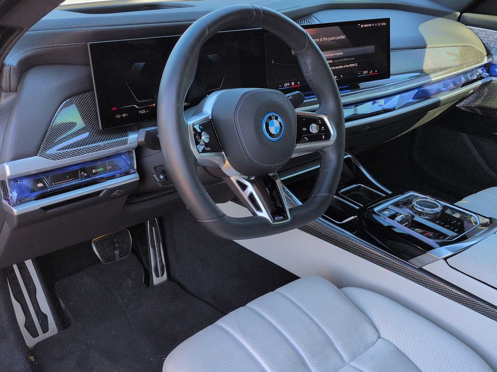 Thumbnail: 2023 BMW i7 - 16