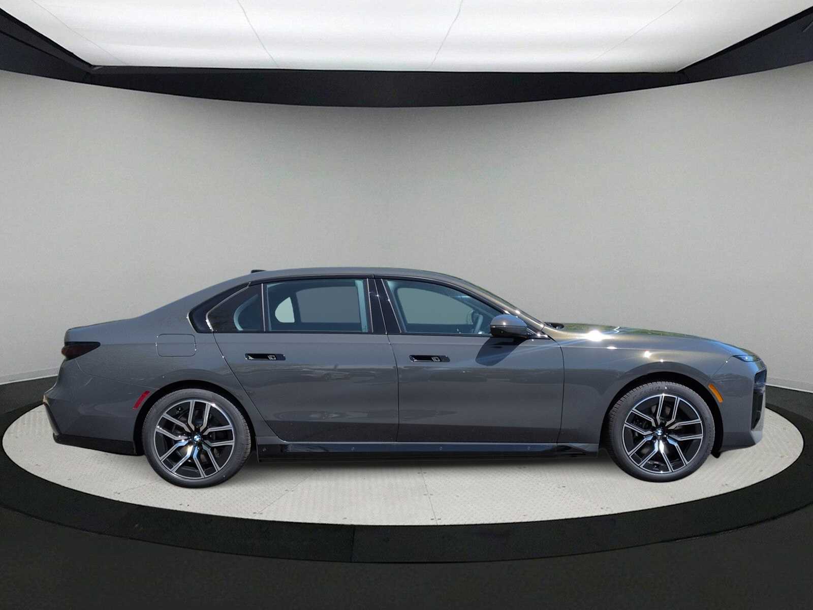 Thumbnail: 2026 BMW i7 - 9
