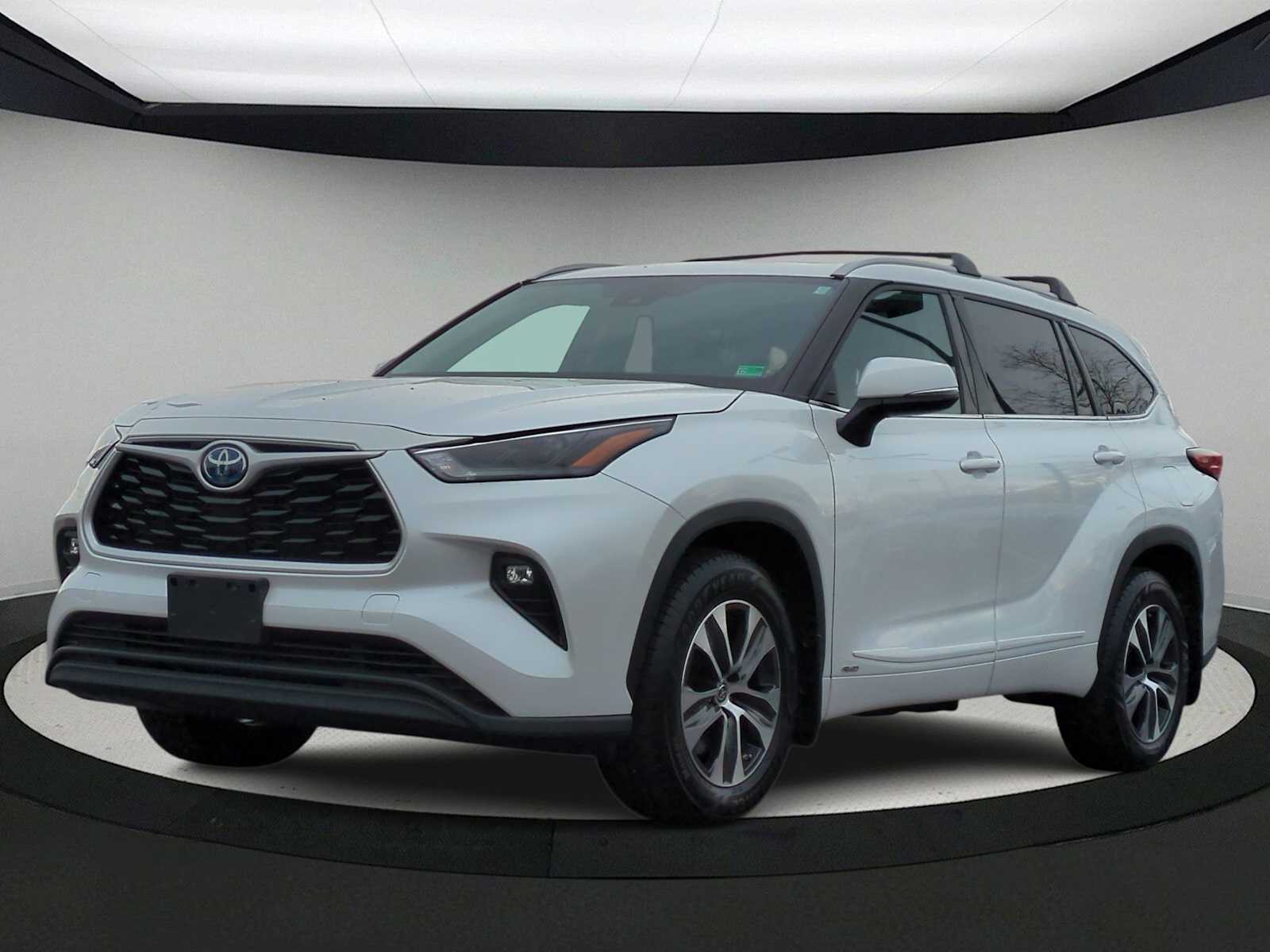 Thumbnail: 2022 Toyota Highlander - 4