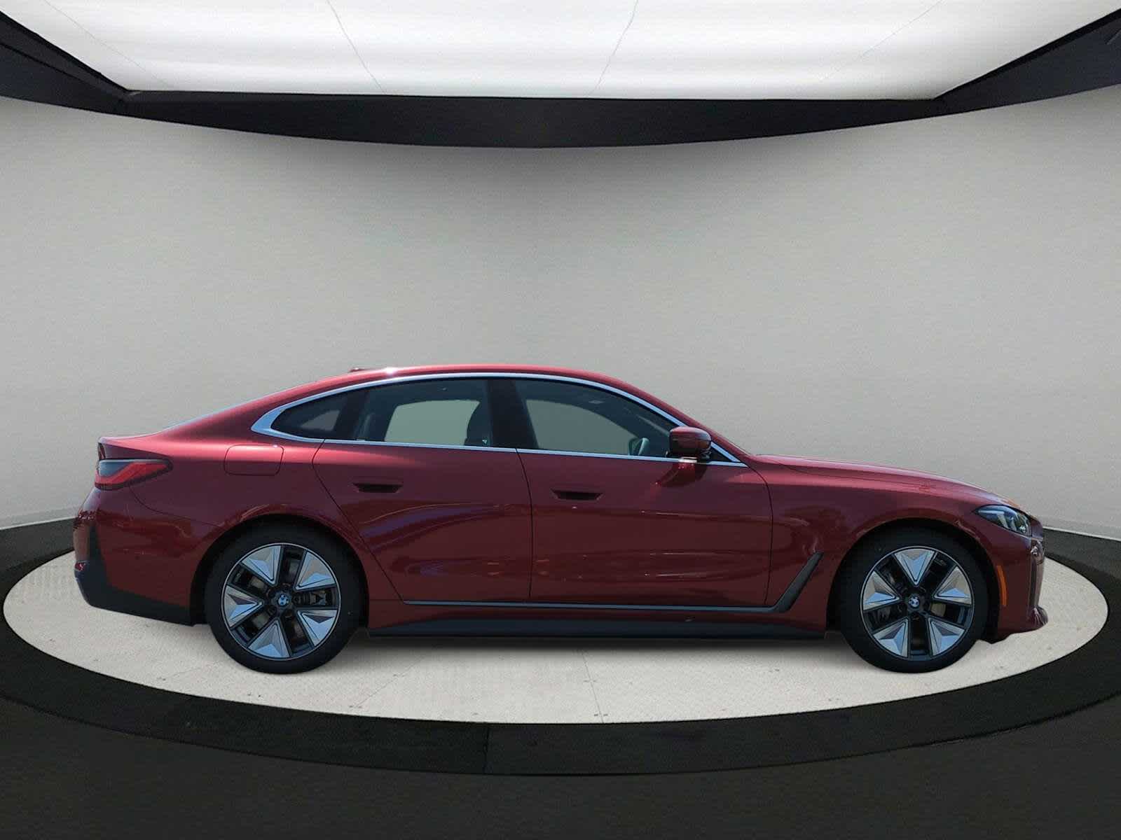 Thumbnail: 2025 BMW i4 - 9
