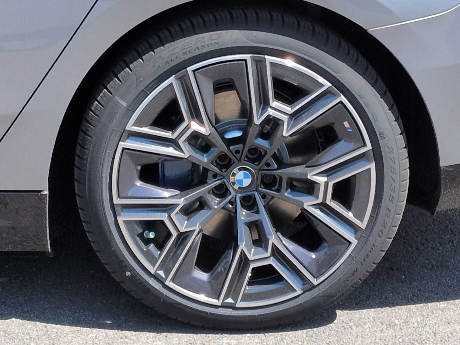 Thumbnail: 2026 BMW i5 - 14