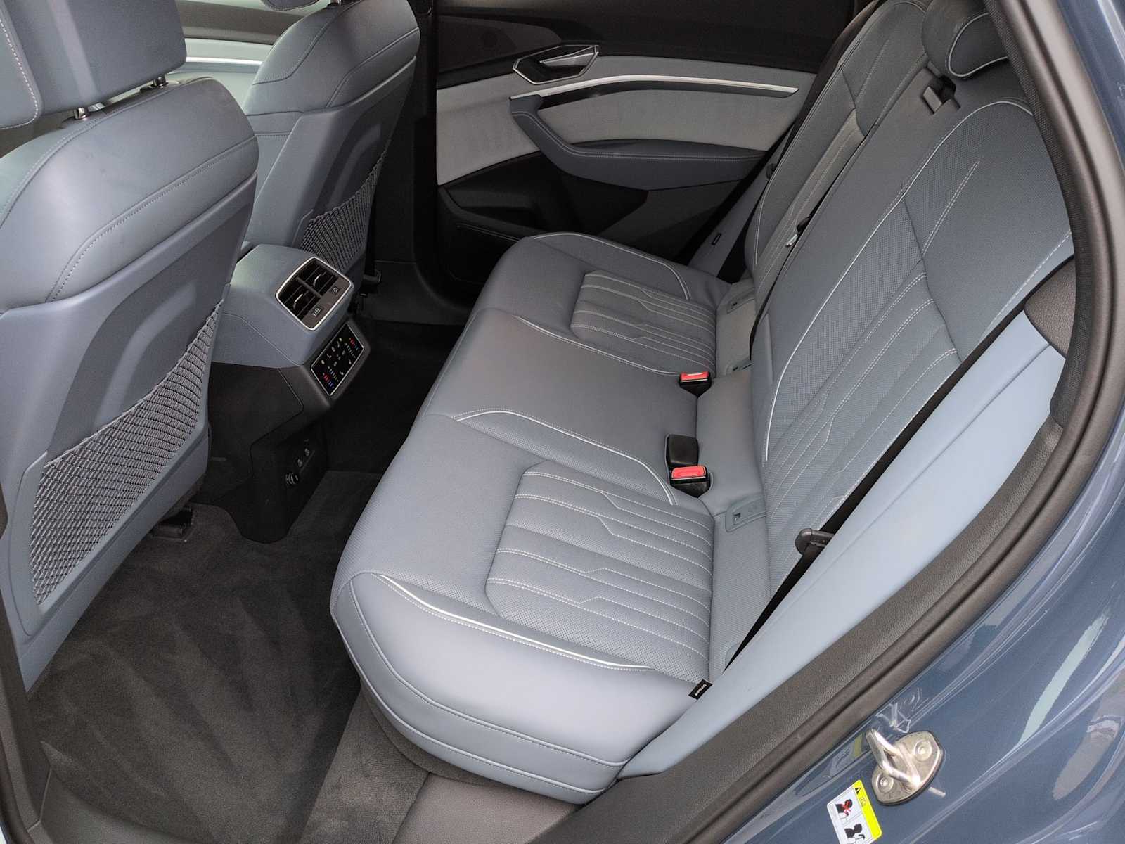 Thumbnail: 2023 Audi e-tron S - 21