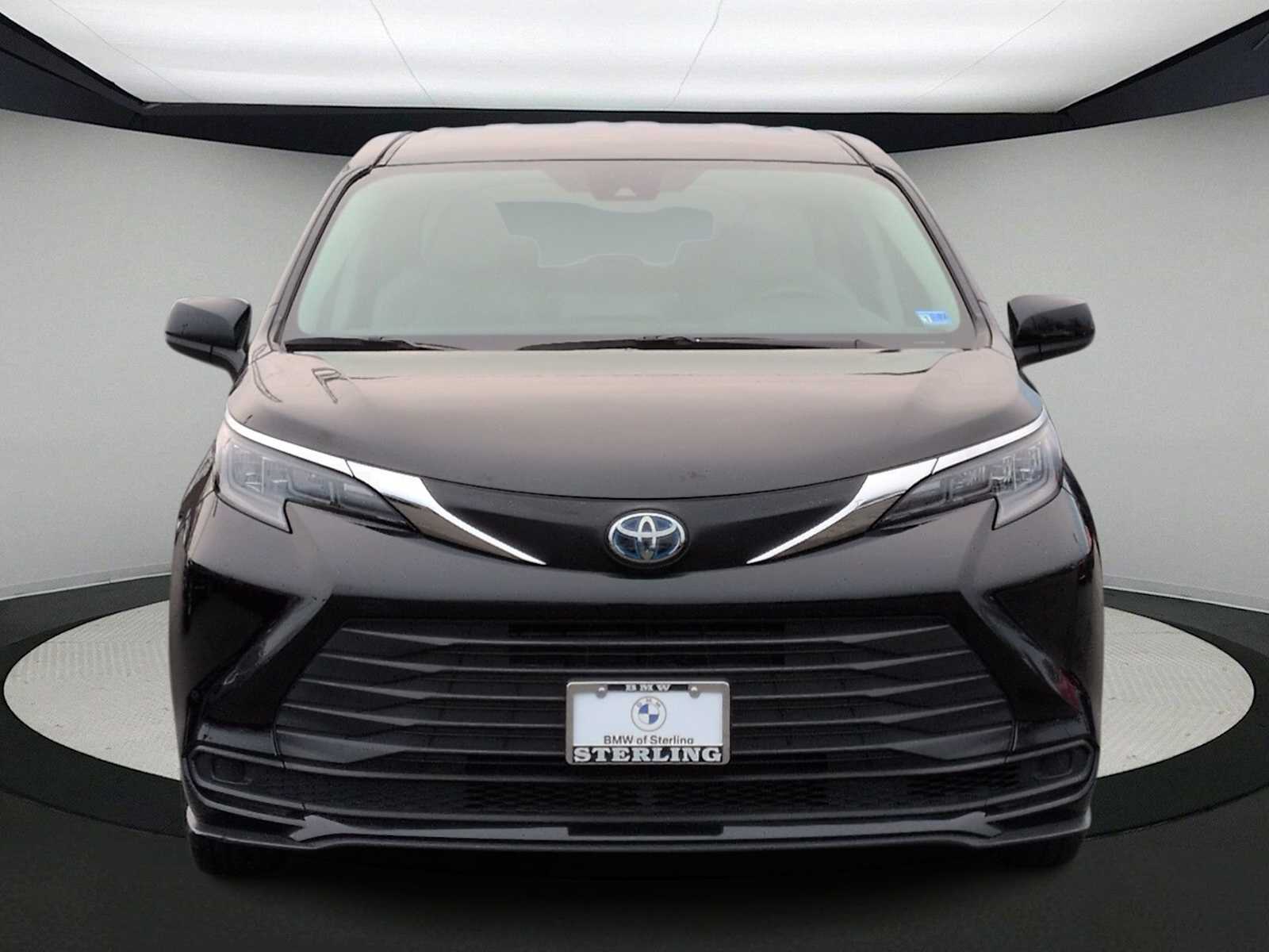 Thumbnail: 2024 Toyota Sienna - 3