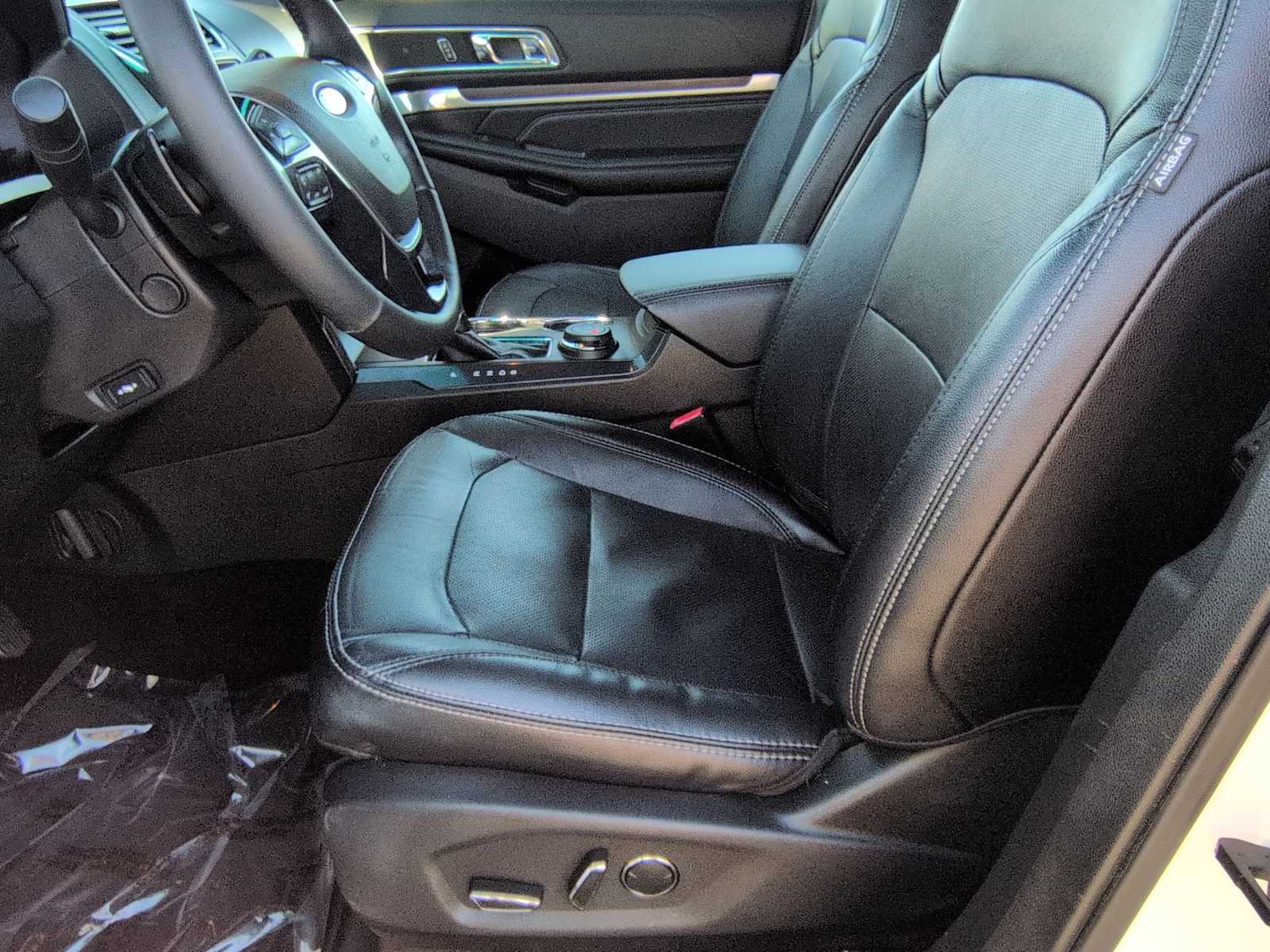 Thumbnail: 2016 Ford Explorer - 16