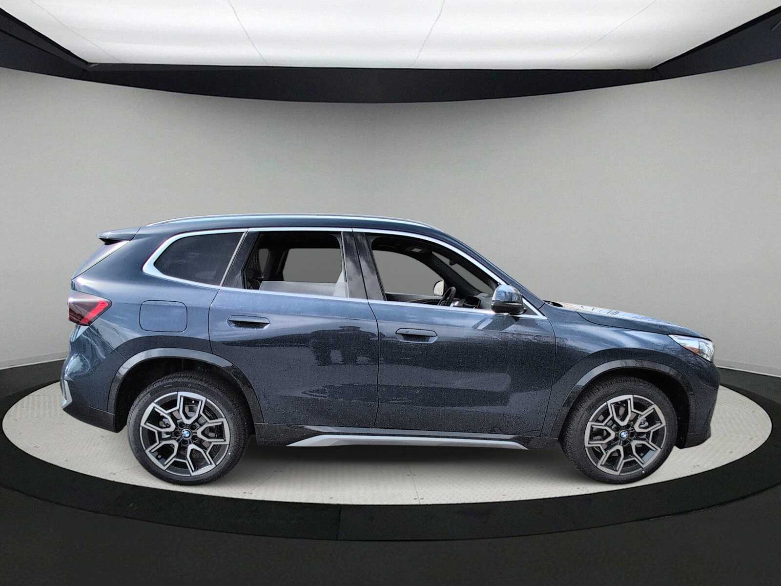 Thumbnail: 2026 BMW X1 - 9