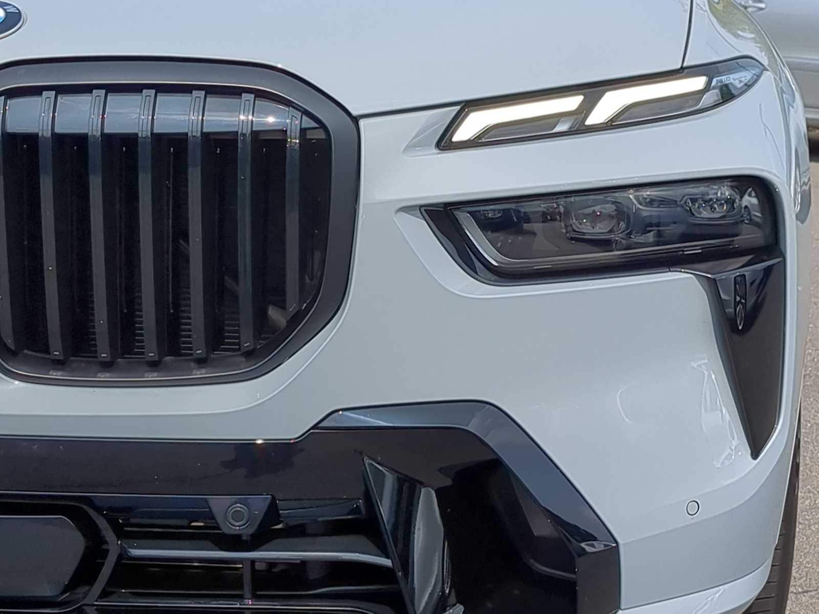 Thumbnail: 2024 BMW X7 - 11
