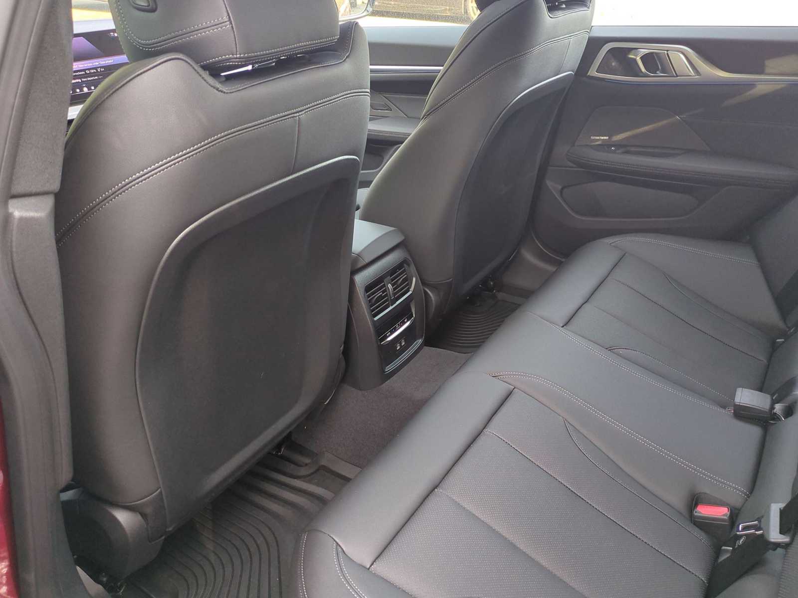 Thumbnail: 2025 BMW i4 - 19