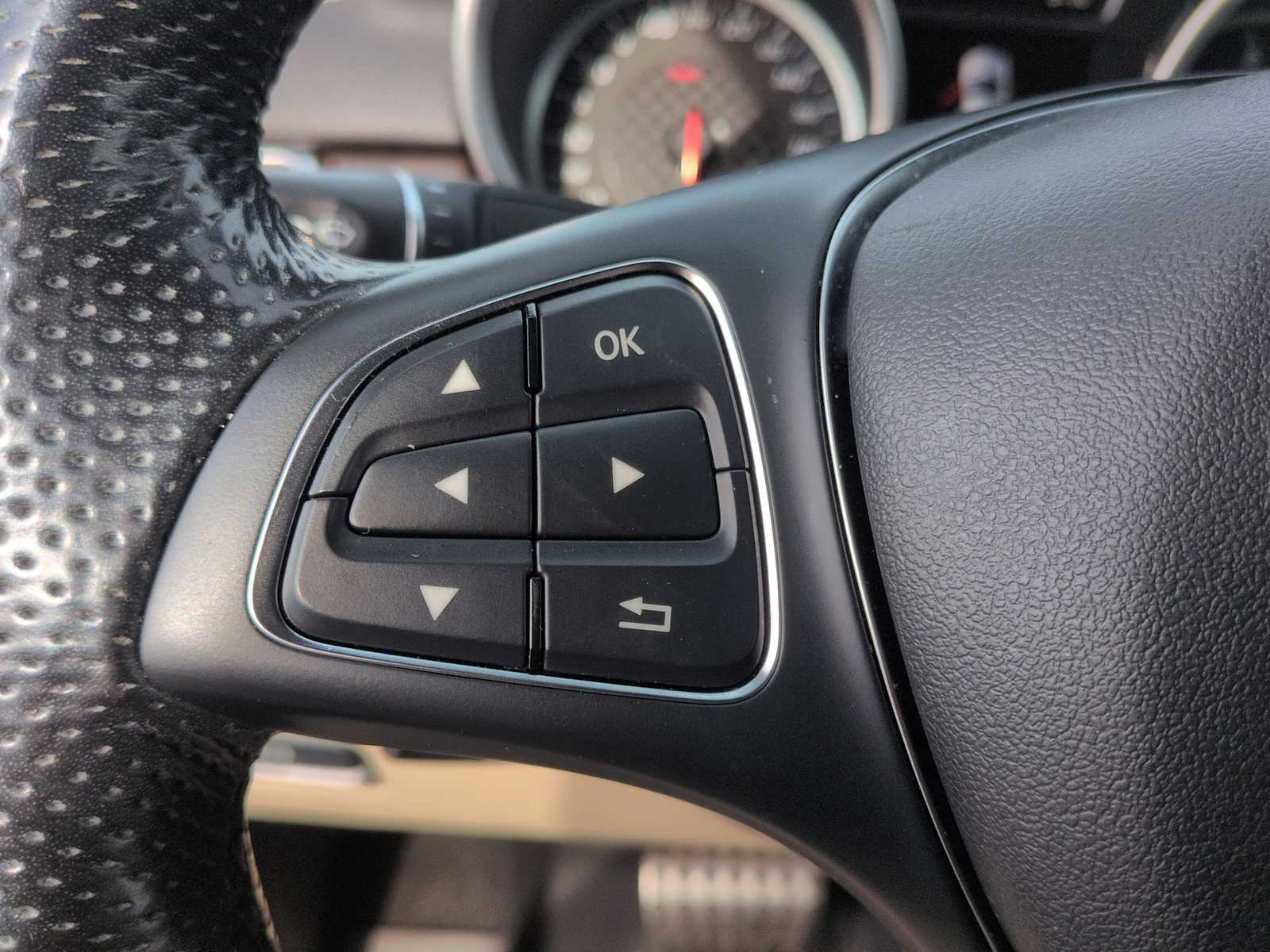 Thumbnail: 2018 Mercedes-Benz GLE - 25