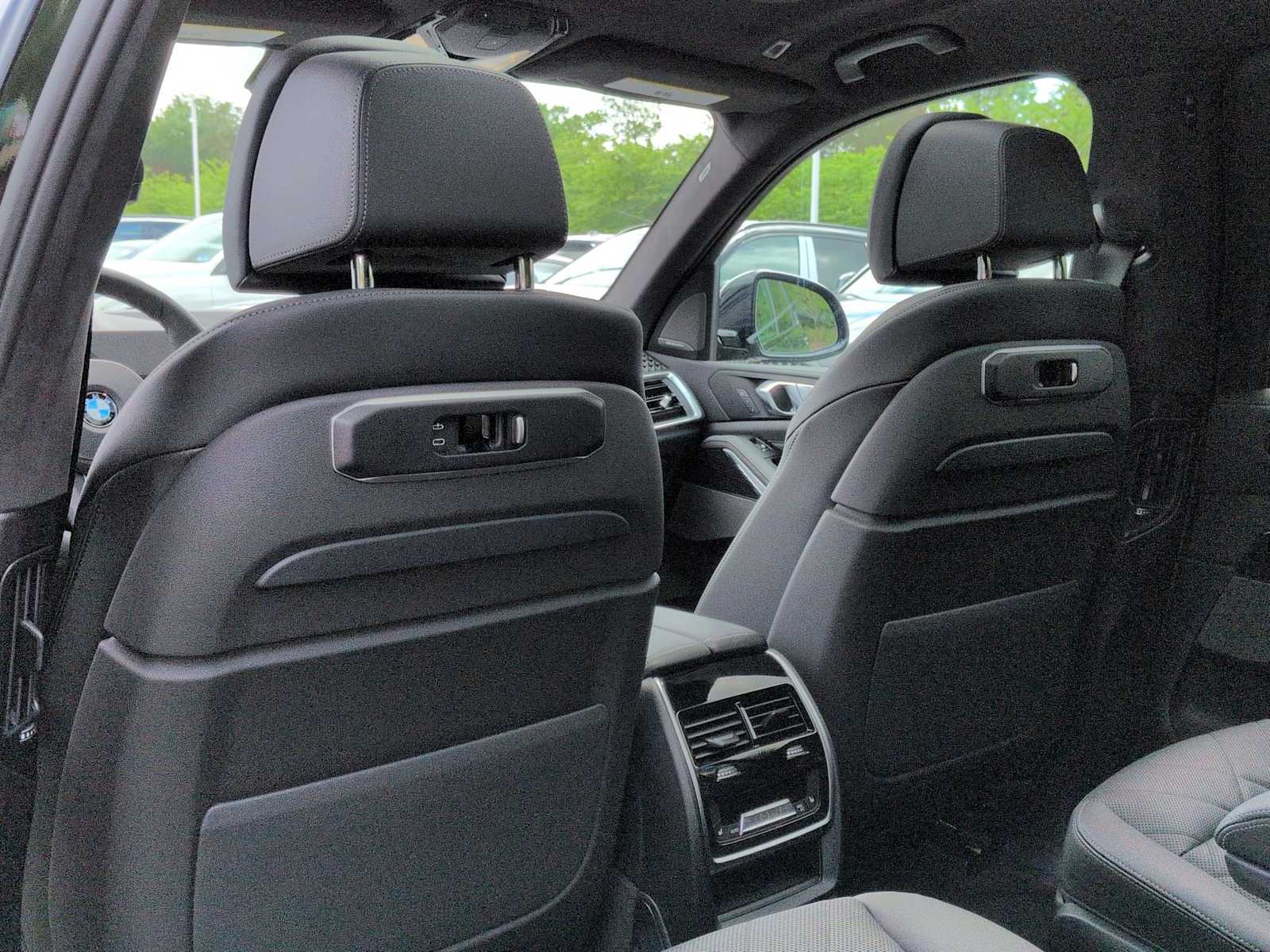 Thumbnail: 2027 BMW X7 - 19
