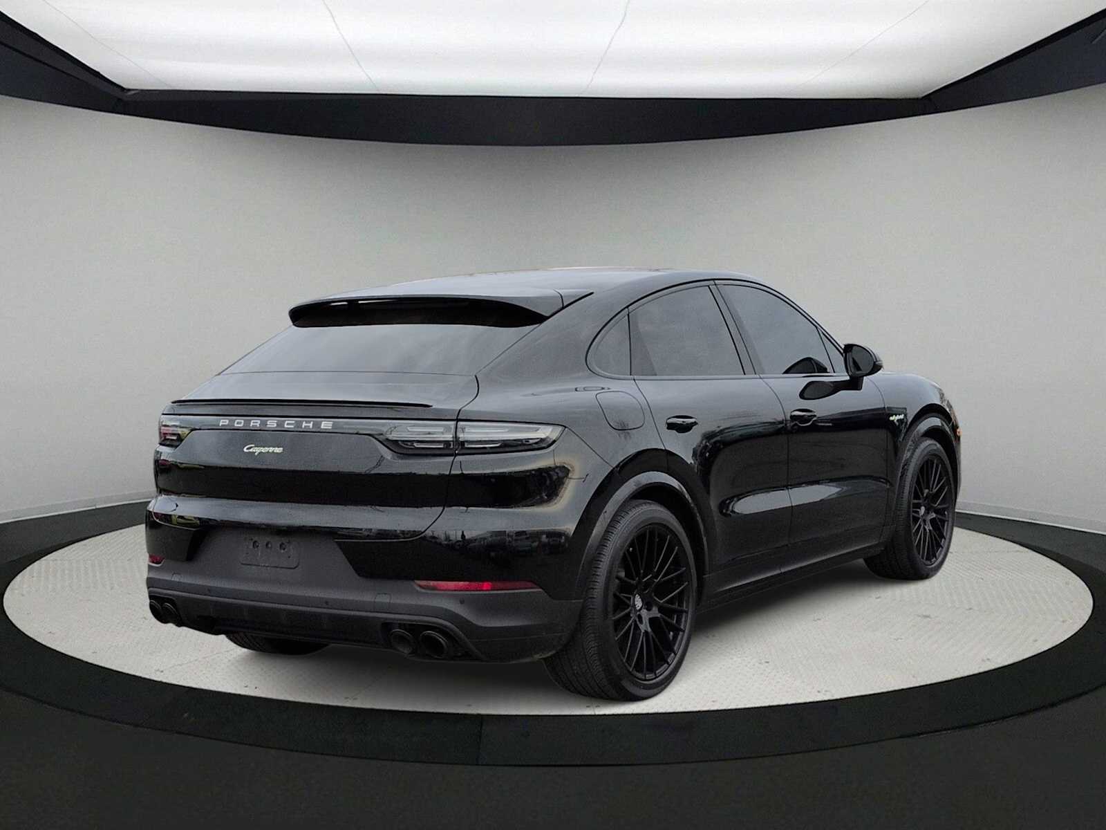 Thumbnail: 2022 Porsche  - 8