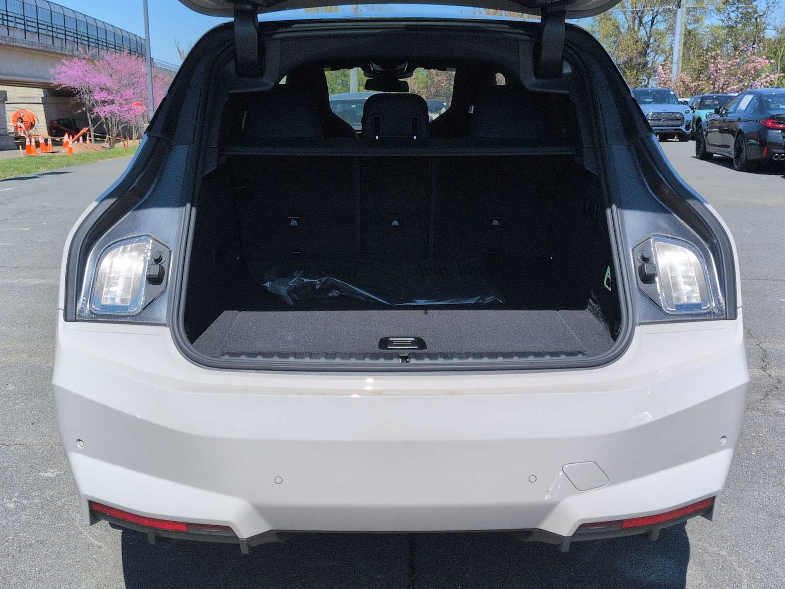 Thumbnail: 2026 BMW iX - 35