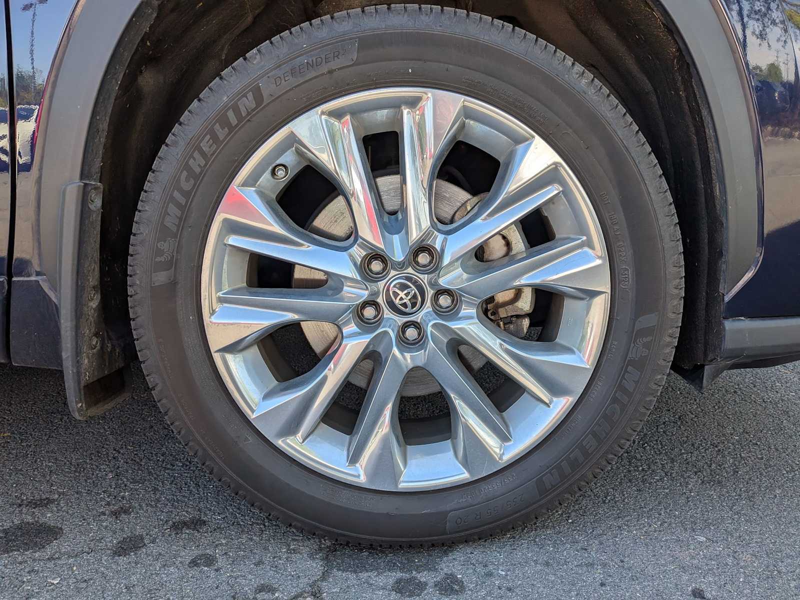 Thumbnail: 2021 Toyota Highlander - 14