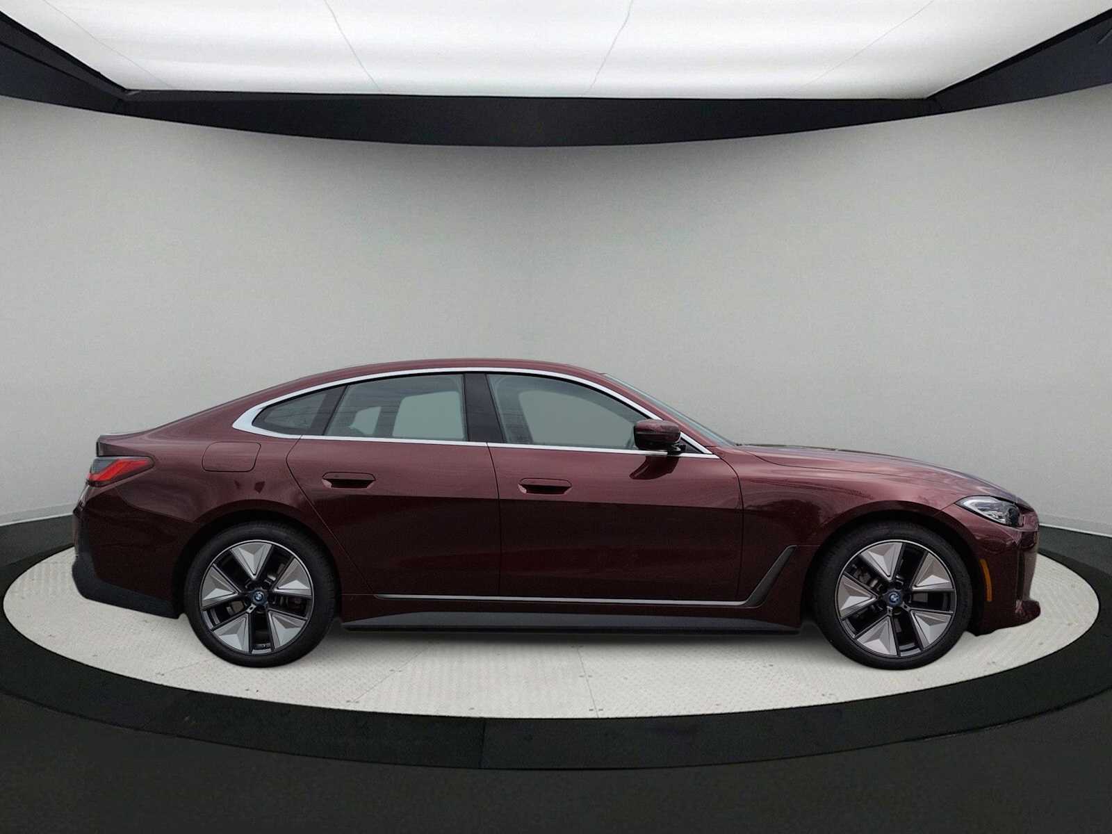 Thumbnail: 2023 BMW i4 - 9