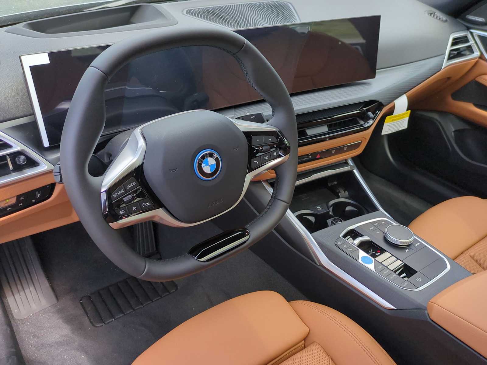 Thumbnail: 2025 BMW i4 - 10