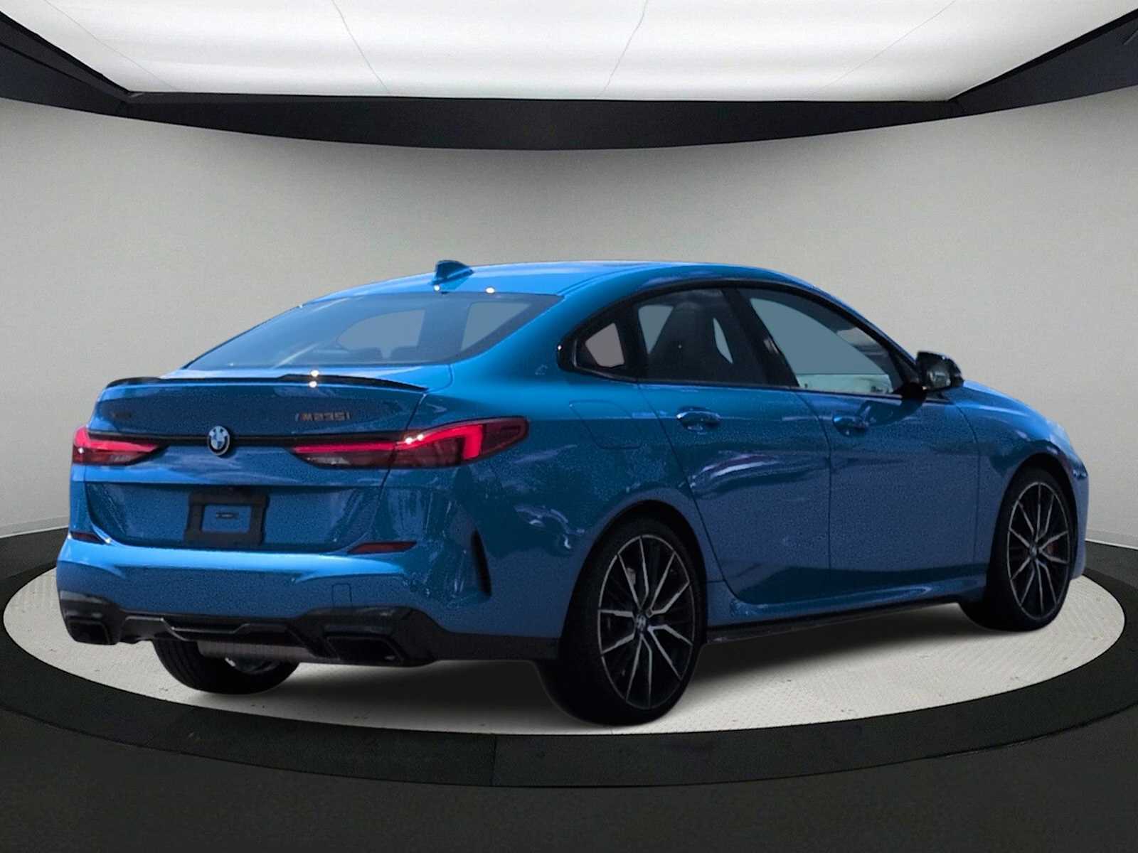 Thumbnail: 2024 BMW 2 Series - 8