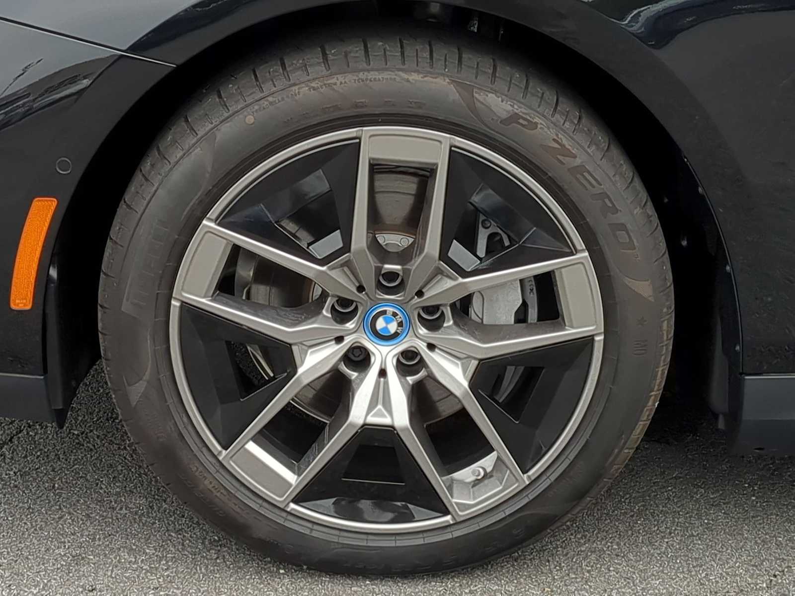 Thumbnail: 2025 BMW i5 - 14