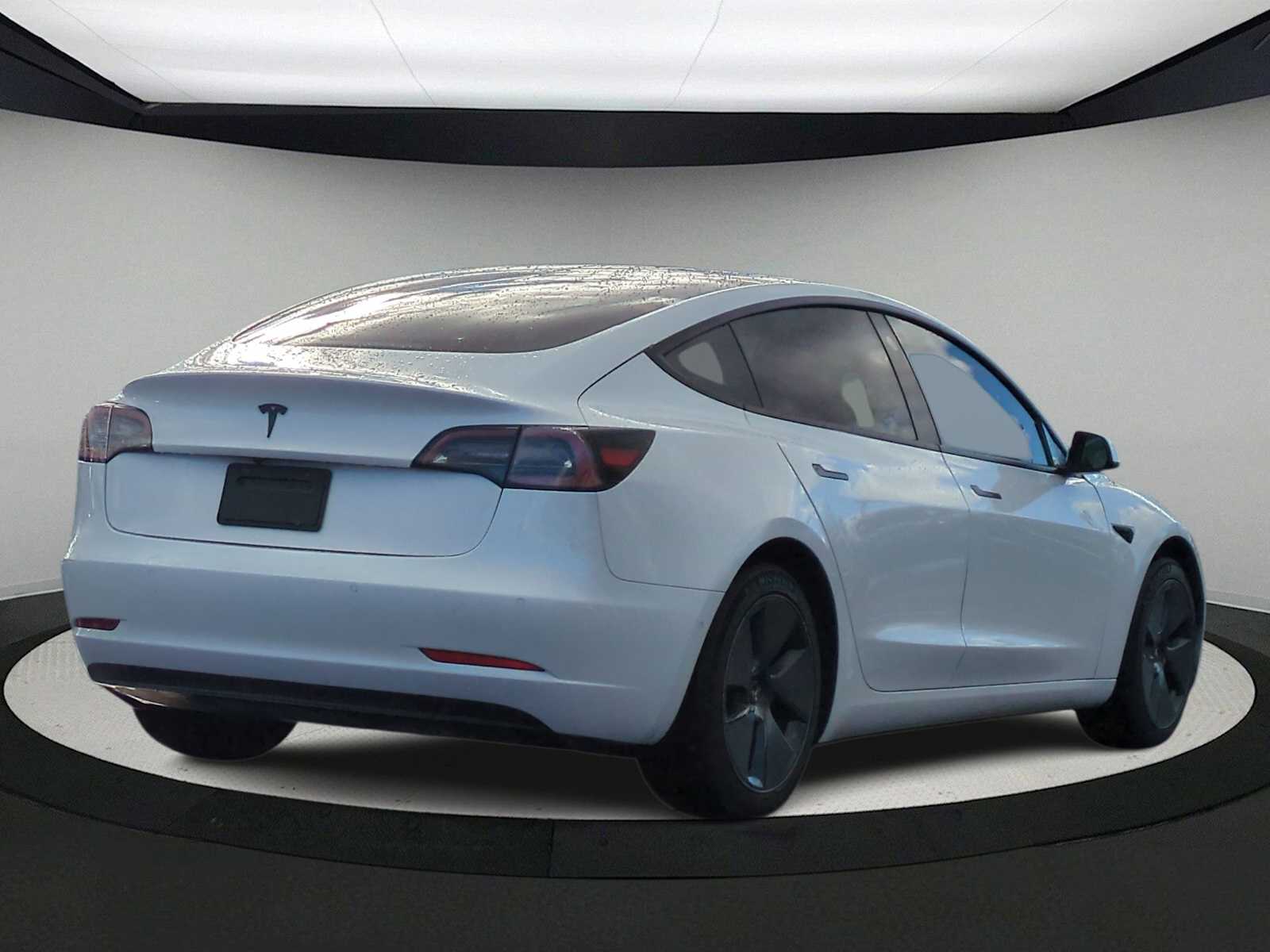 Thumbnail: 2021 Tesla Model 3 - 8
