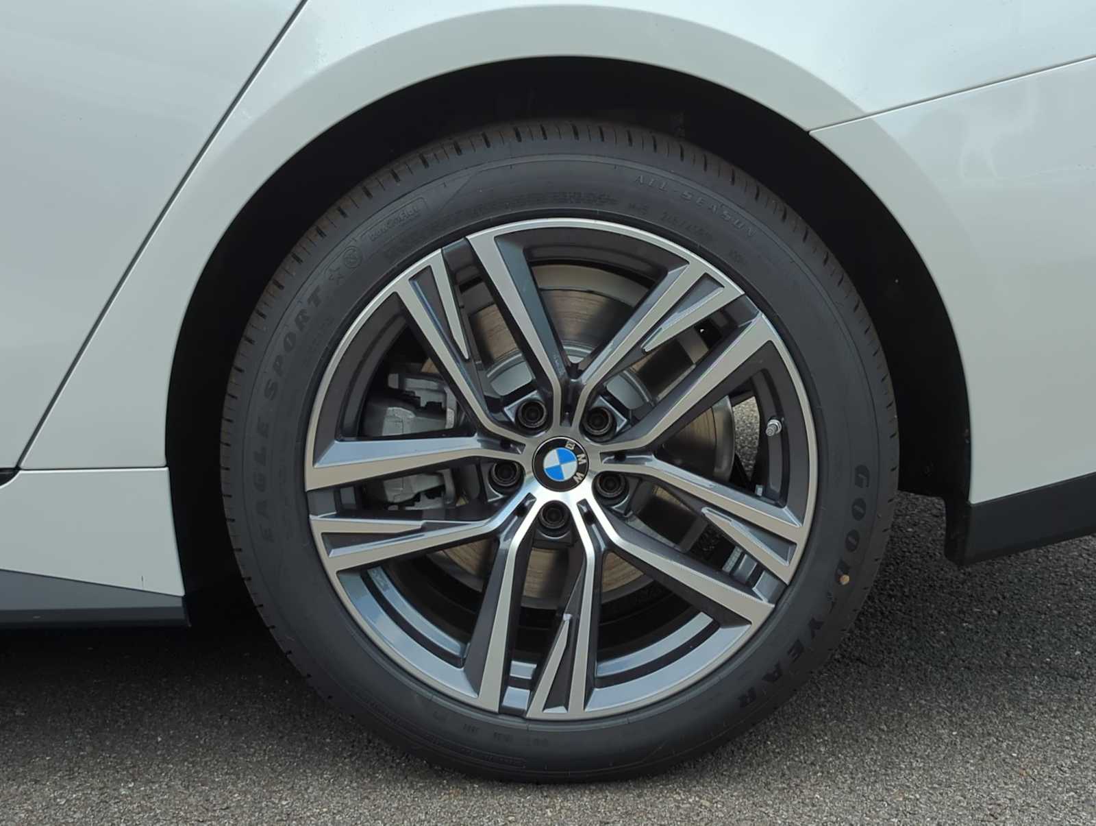 Thumbnail: 2025 BMW 4 Series - 13