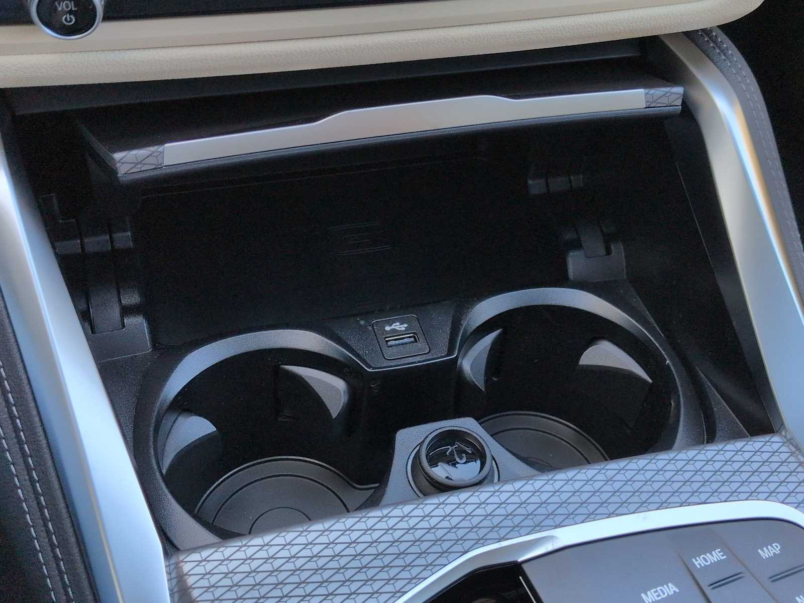 Thumbnail: 2026 BMW i4 - 34