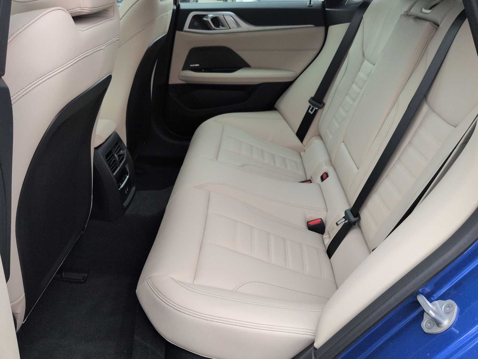 Thumbnail: 2026 BMW i4 - 21