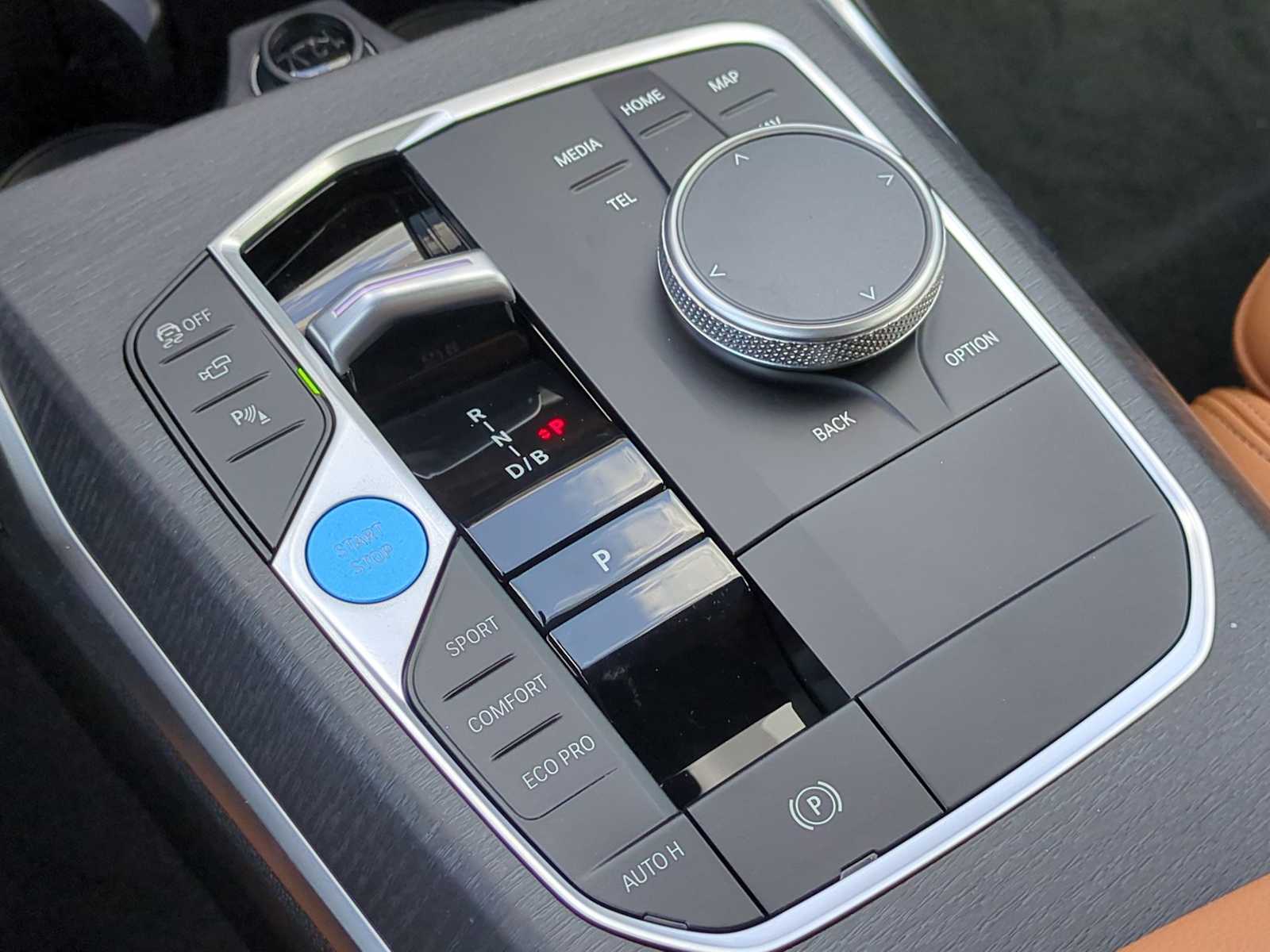 Thumbnail: 2025 BMW i4 - 34