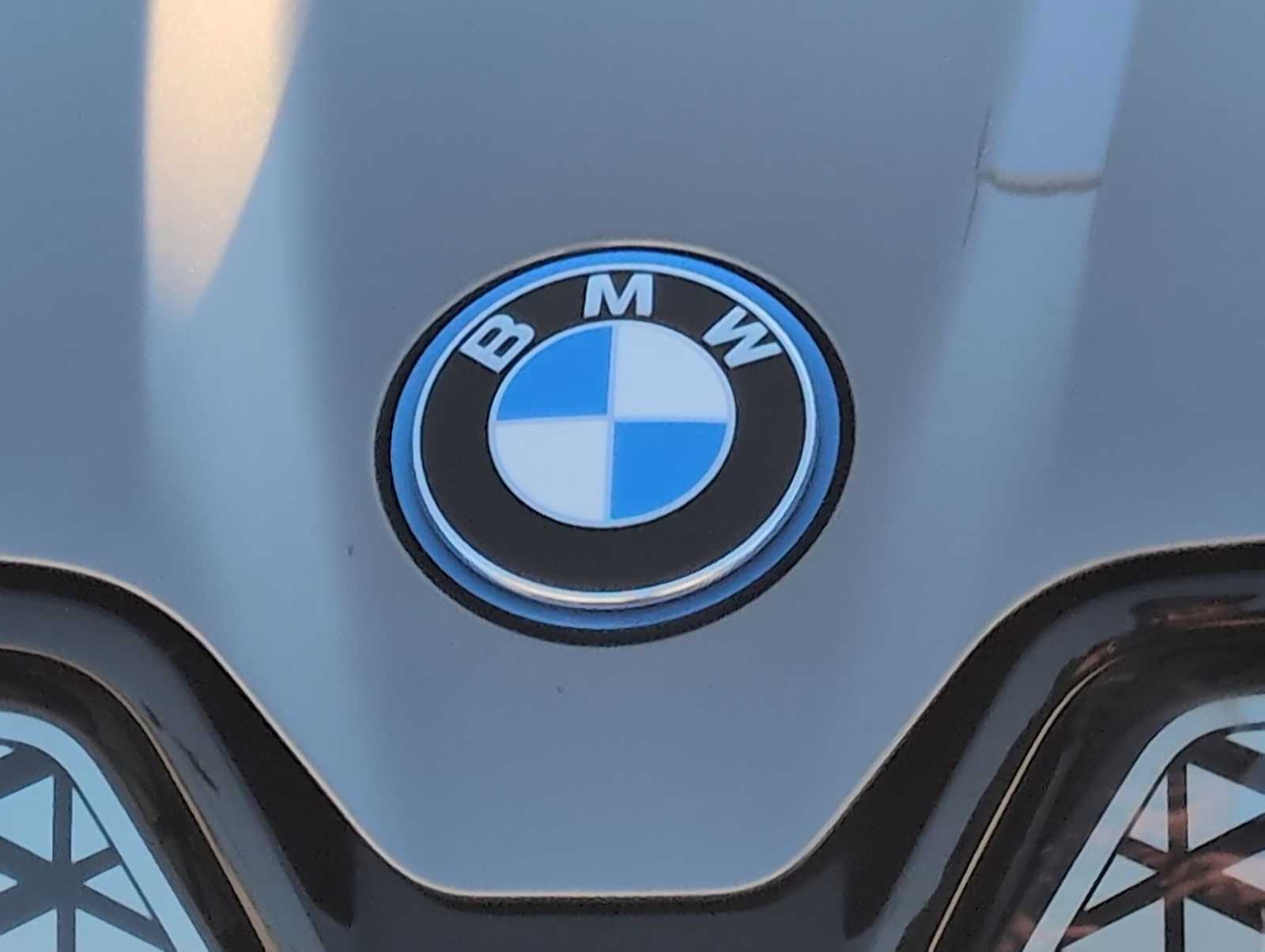 Thumbnail: 2023 BMW iX - 12