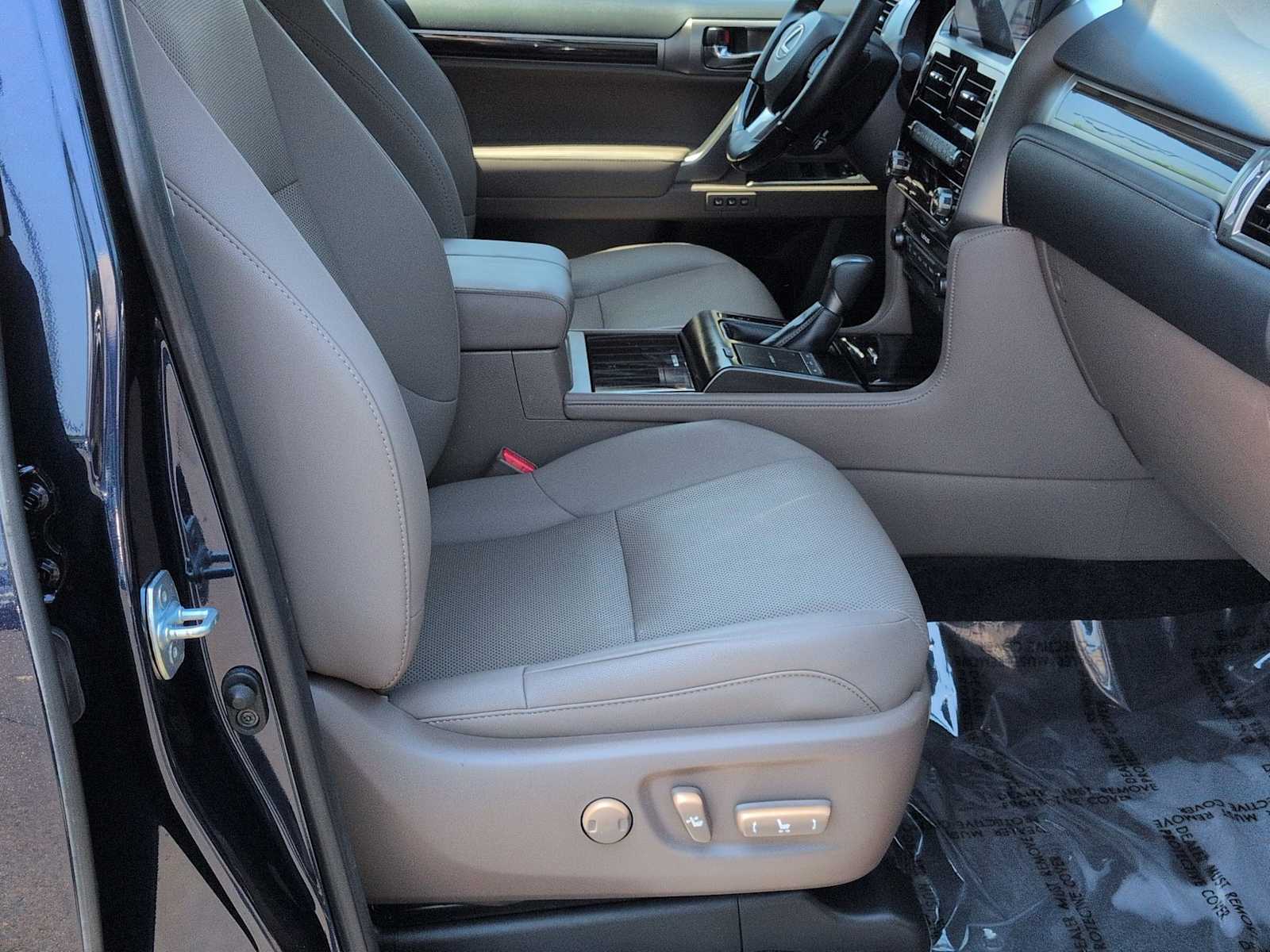 Thumbnail: 2022 Lexus GX - 24
