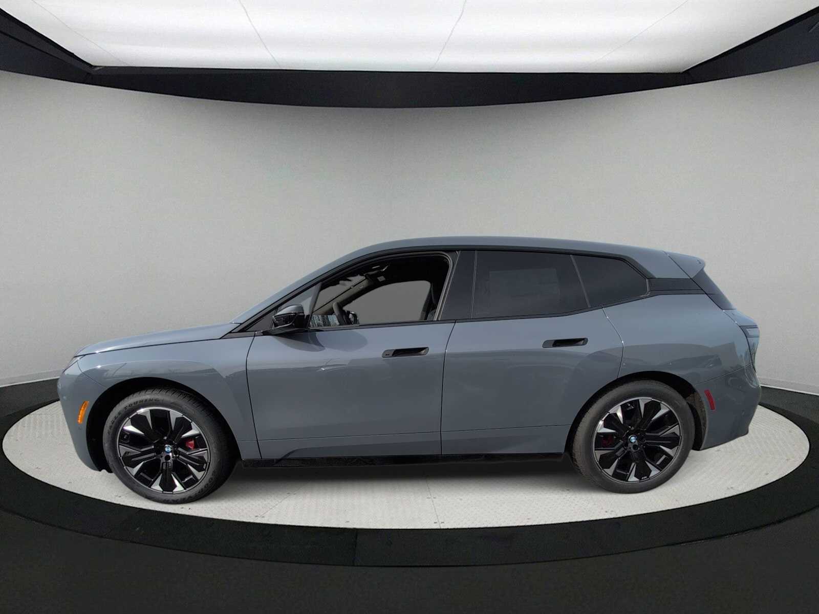 Thumbnail: 2026 BMW iX - 5