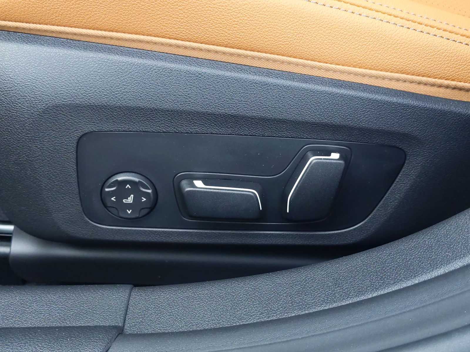 Thumbnail: 2025 BMW i4 - 17