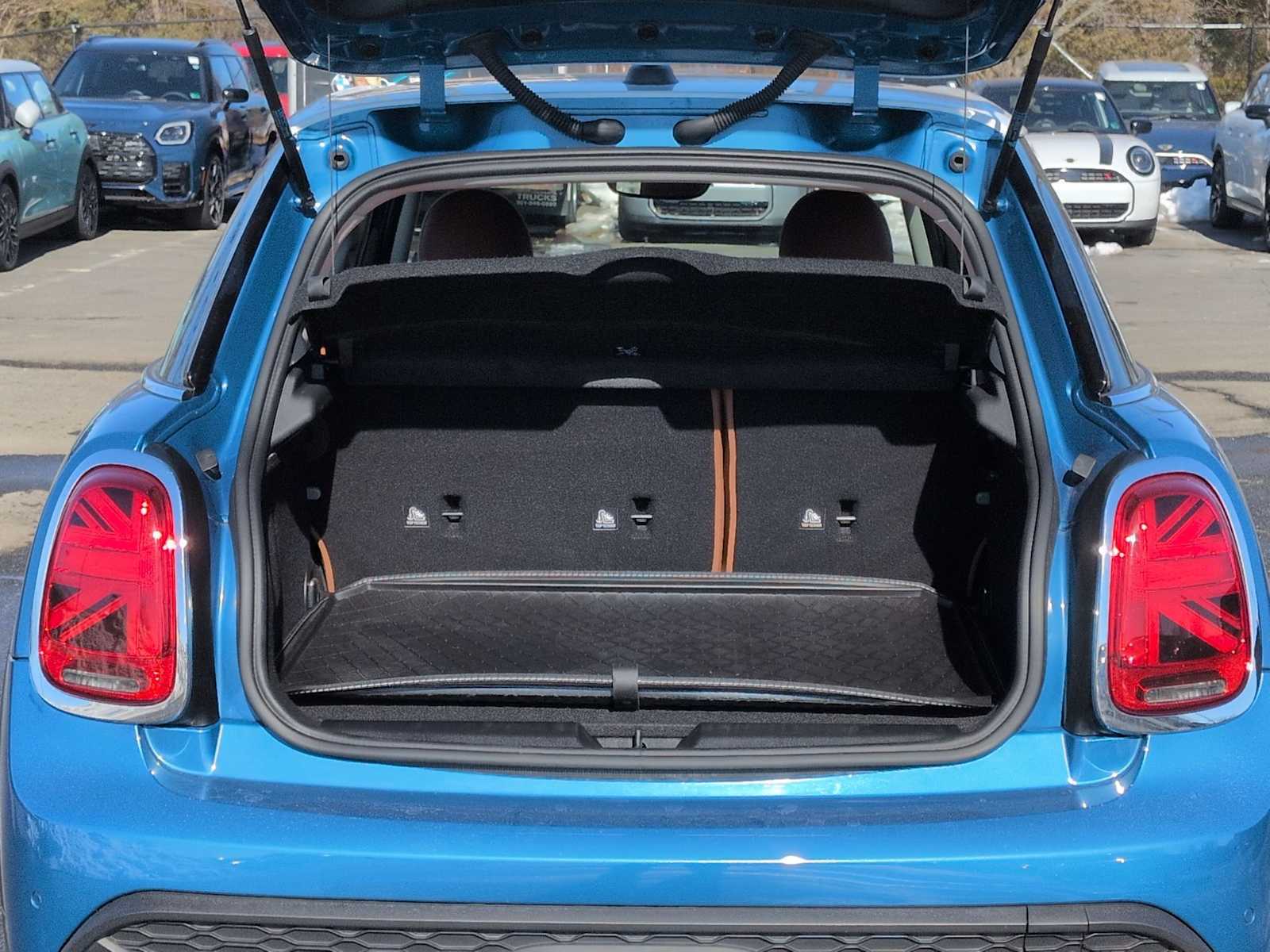 Thumbnail: 2023 MINI Cooper Hardtop - 36