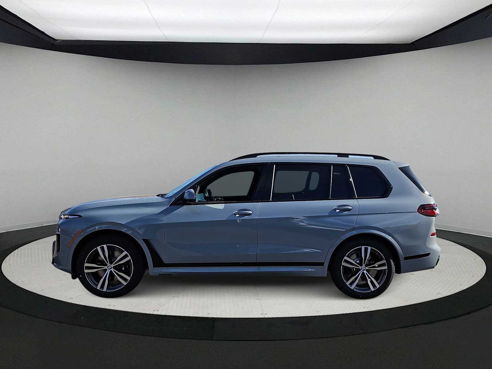Thumbnail: 2026 BMW X7 - 5