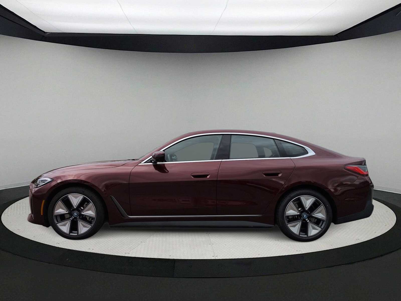 Thumbnail: 2023 BMW i4 - 5
