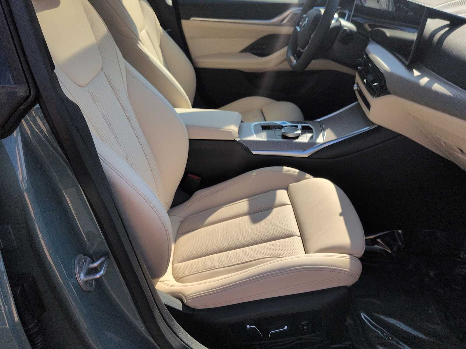 Thumbnail: 2026 BMW i4 - 24