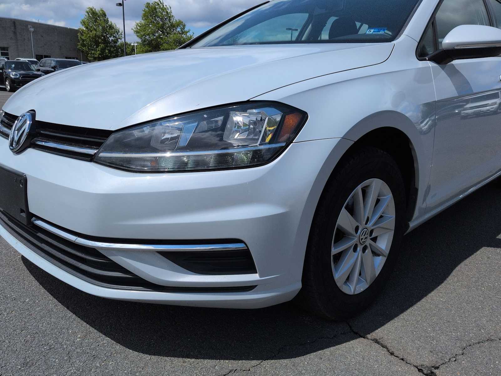 Thumbnail: 2018 Volkswagen e-Golf - 11