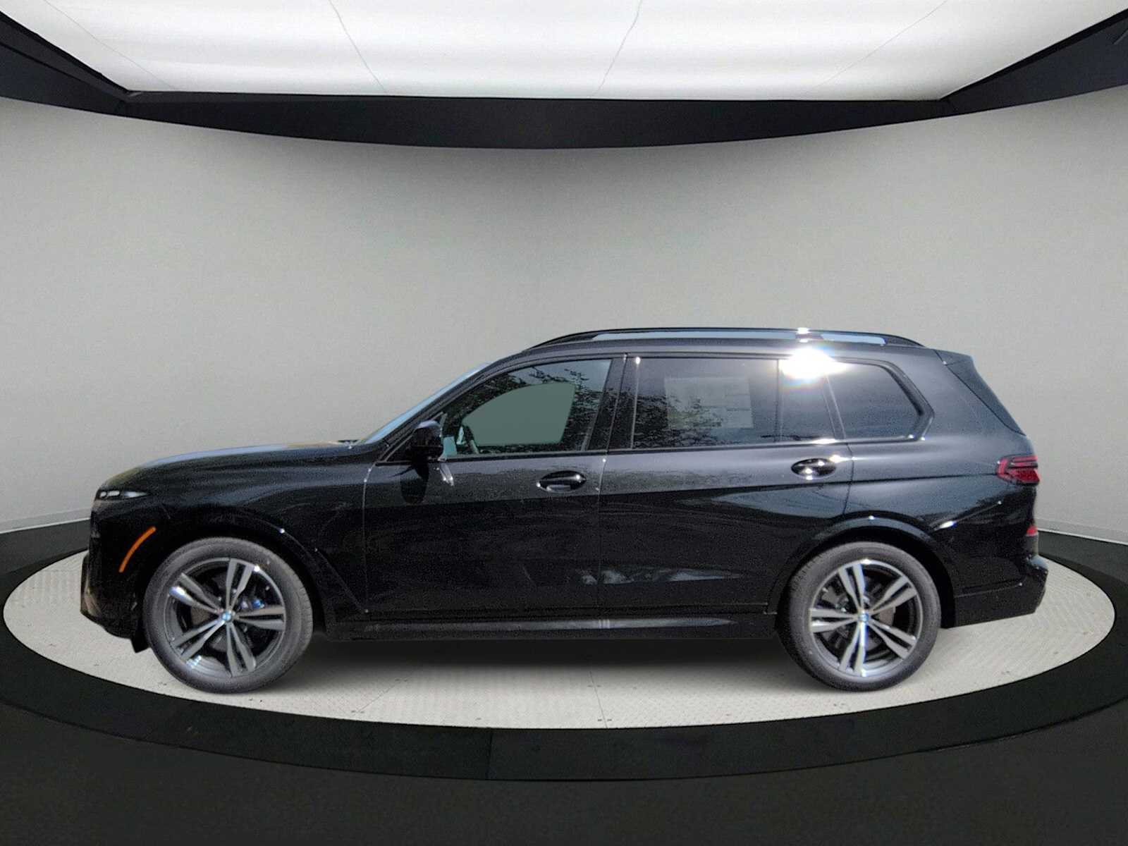 Thumbnail: 2027 BMW X7 - 5