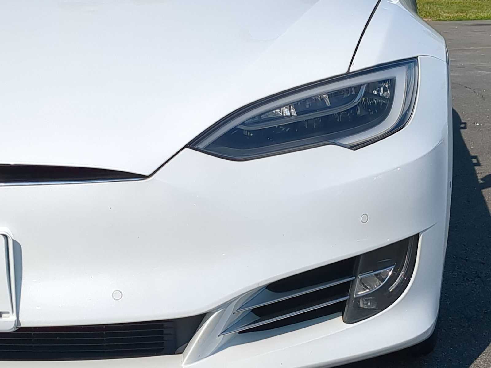 Thumbnail: 2016 Tesla Model S - 11