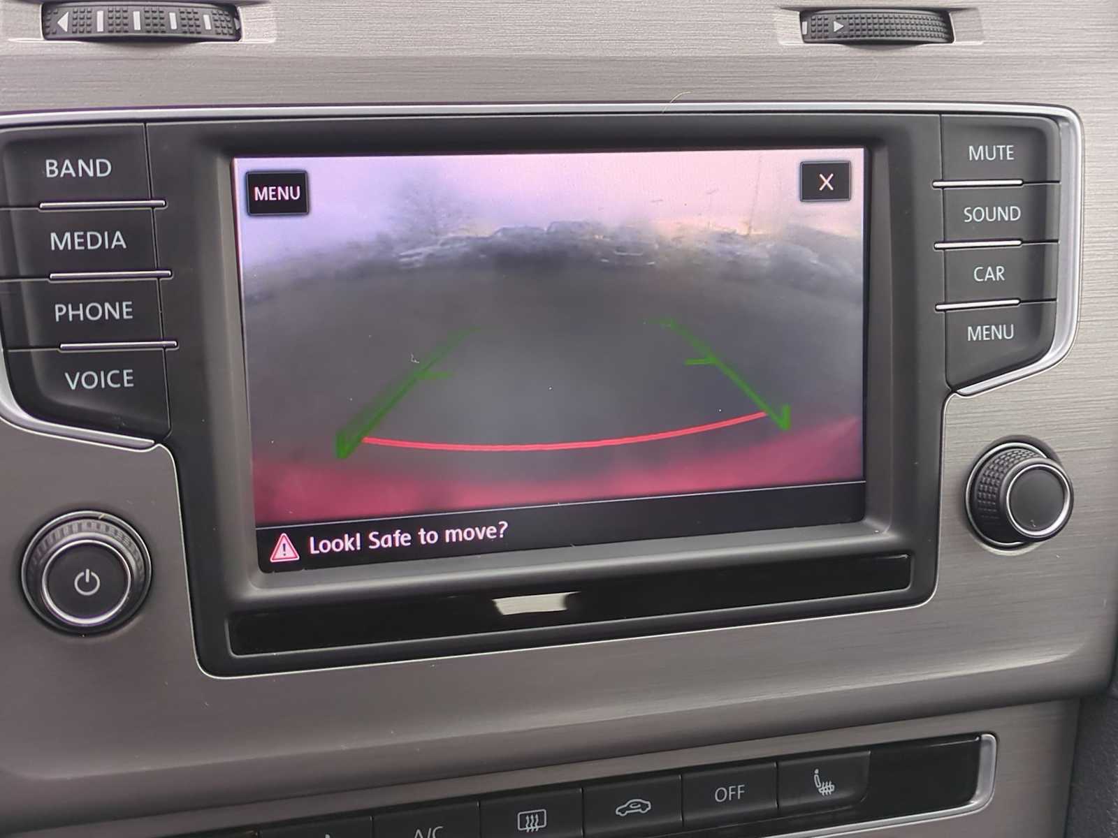 Thumbnail: 2017 Volkswagen Golf - 29